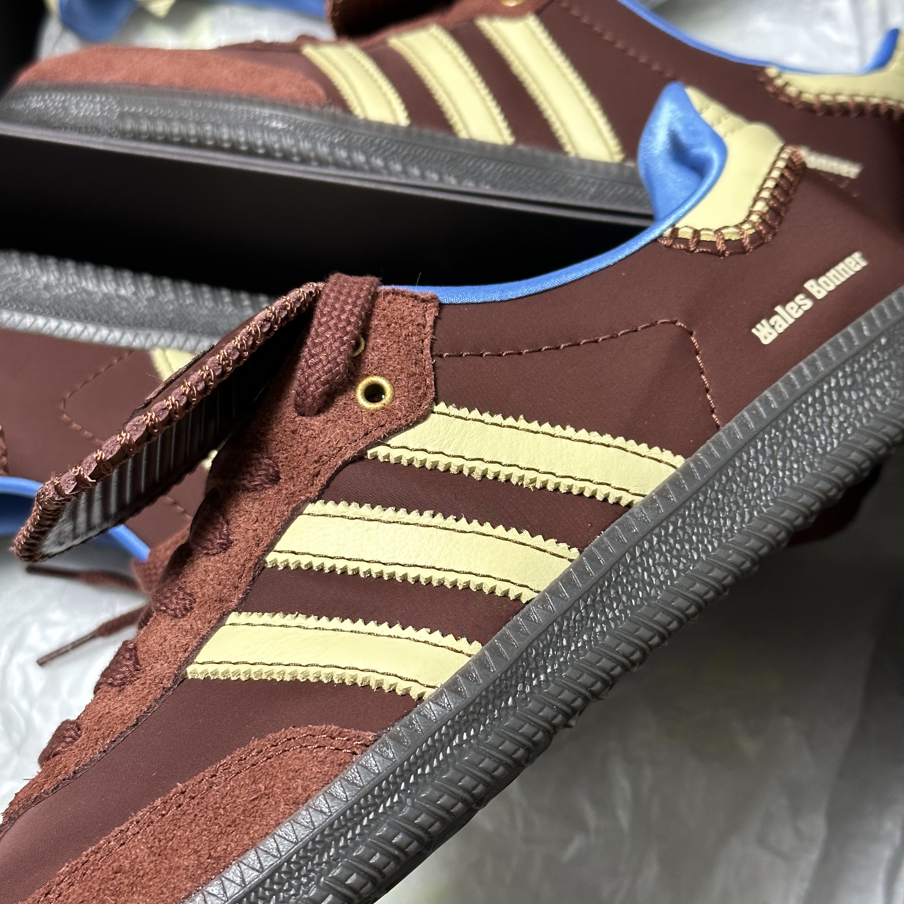 Adidas x Wales Bonner Nylon Samba Fox Brown Sandy Beige 착용 스타일 - 1