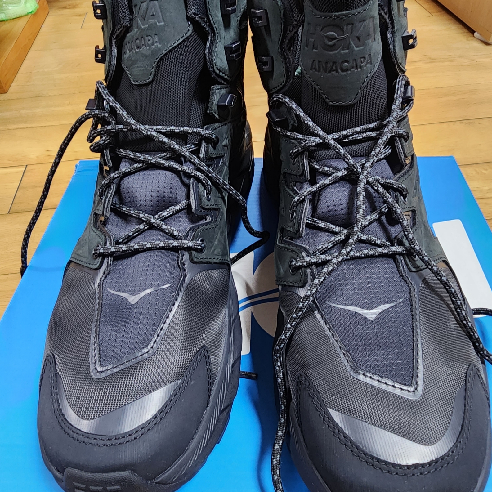 Hoka Anacapa Mid Gore-Tex Black 착용 스타일 - 2