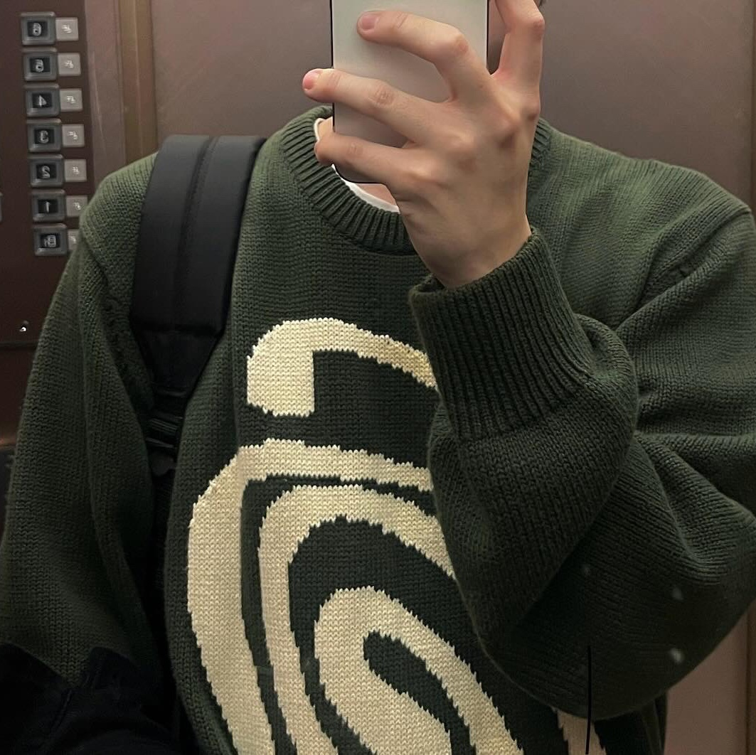 Stussy Curly S Sweater Green 착용 스타일