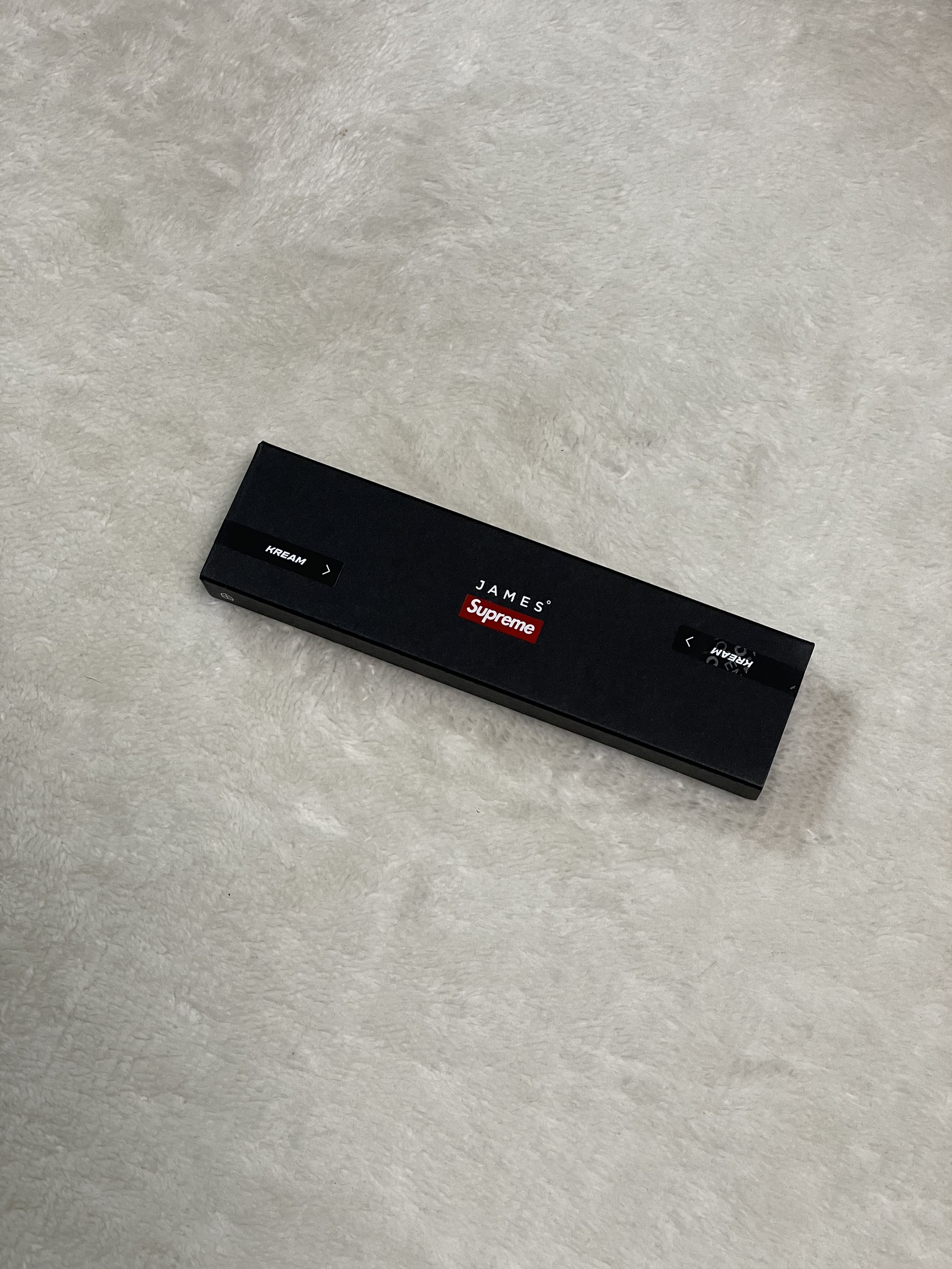Supreme x James Brand Cache Red - 23FW 착용 스타일 - 2
