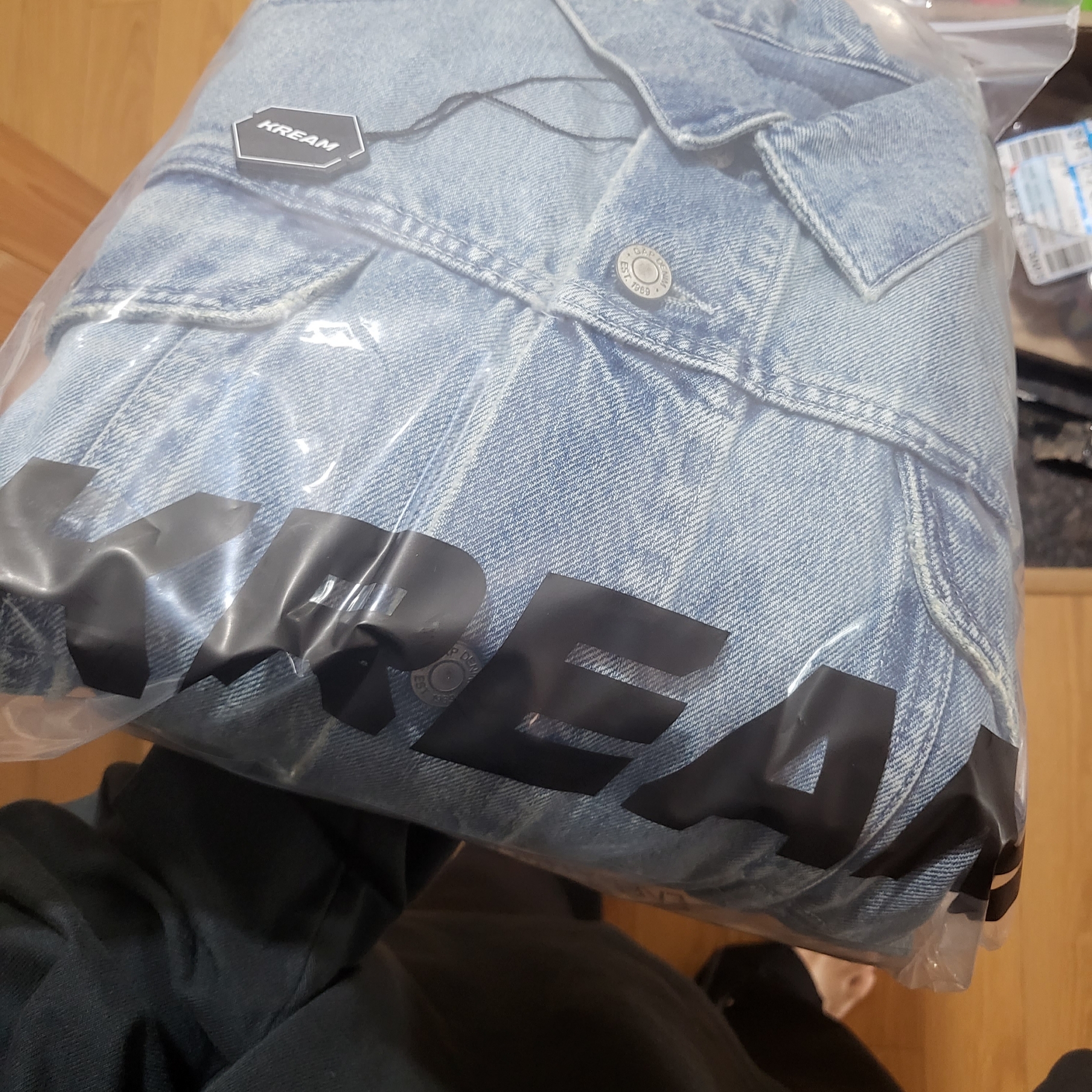 Yeezy Gap Engineered By Balenciaga Padded Denim Jacket Blue 착용 스타일