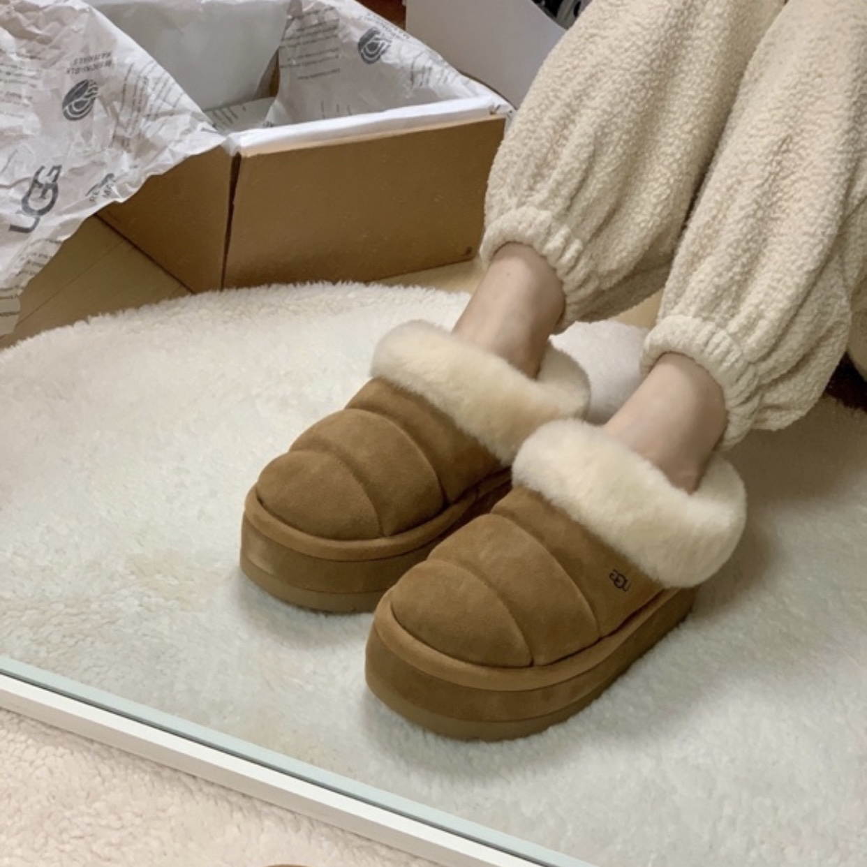 (W) UGG Tazzlita Chestnut 착용 스타일 - 2