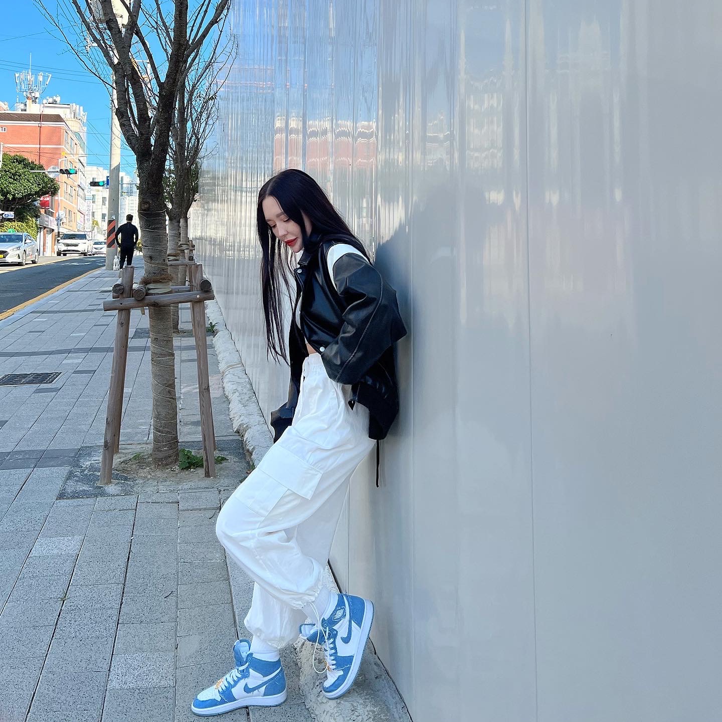 (W) Jordan 1 Retro High OG Denim 착용 스타일 - 1