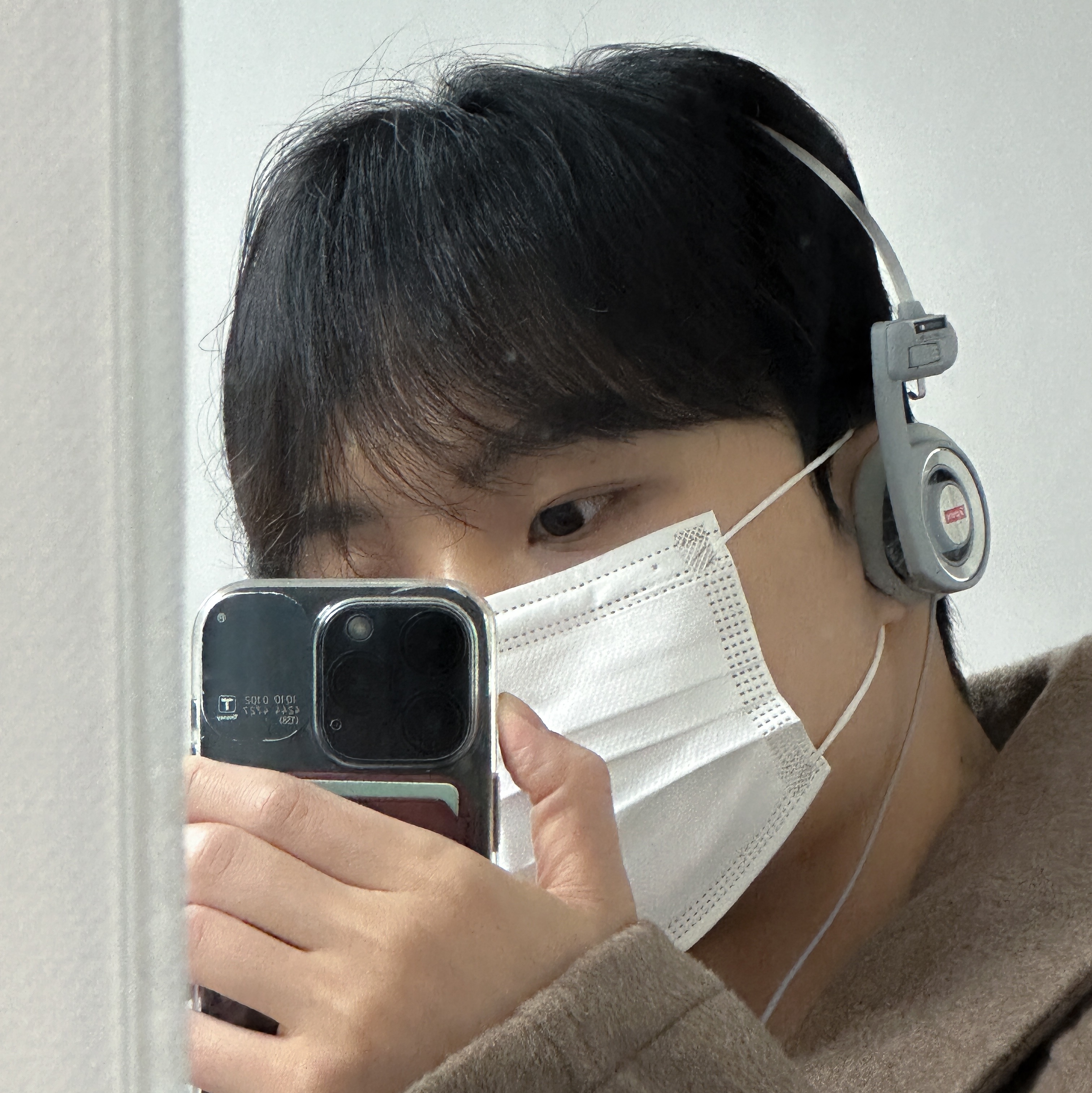 Supreme x Koss Portapro Headphones Silver - 23FW 착용 스타일
