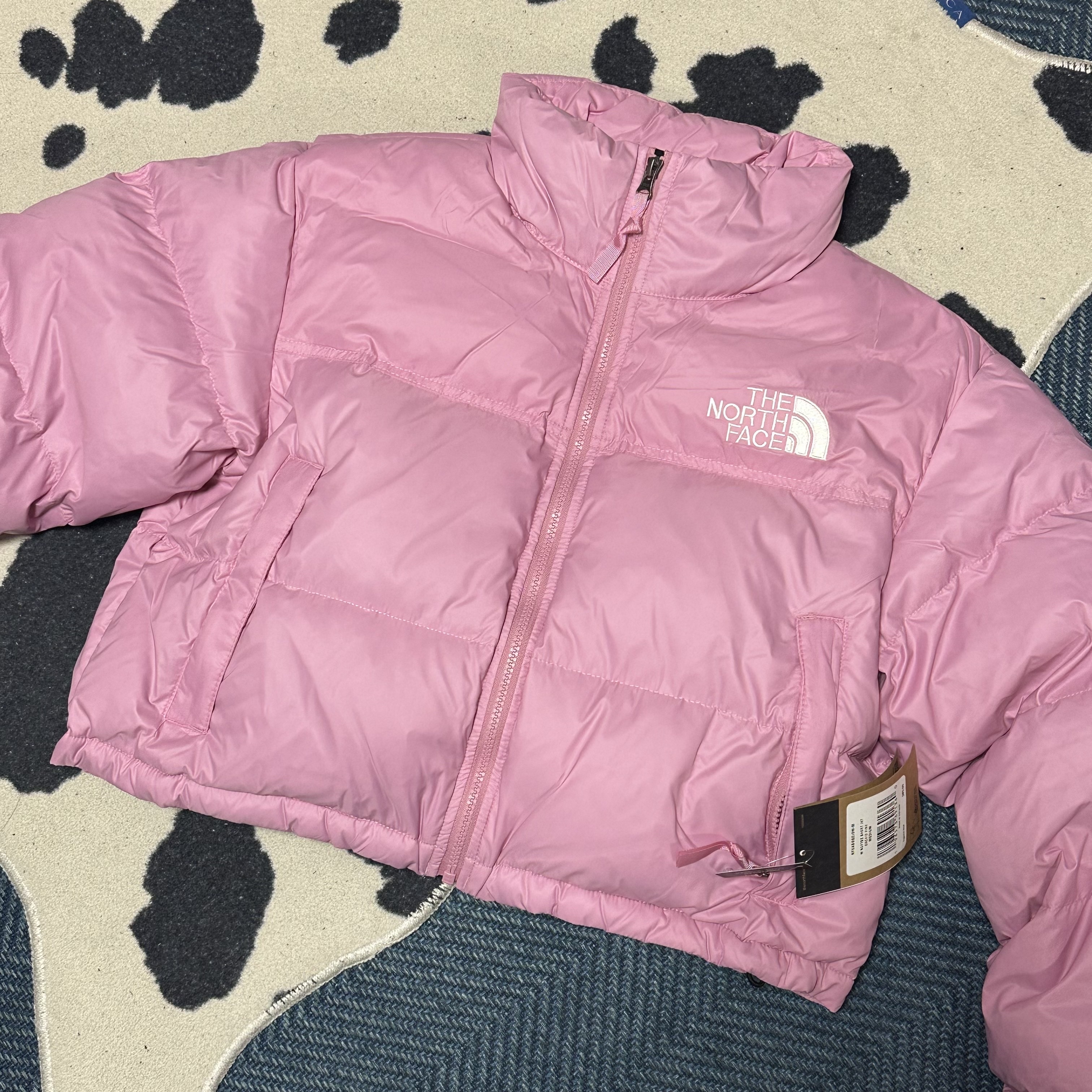 (W) The North Face Nuptse Short Jacket Orchid Pink 착용 스타일