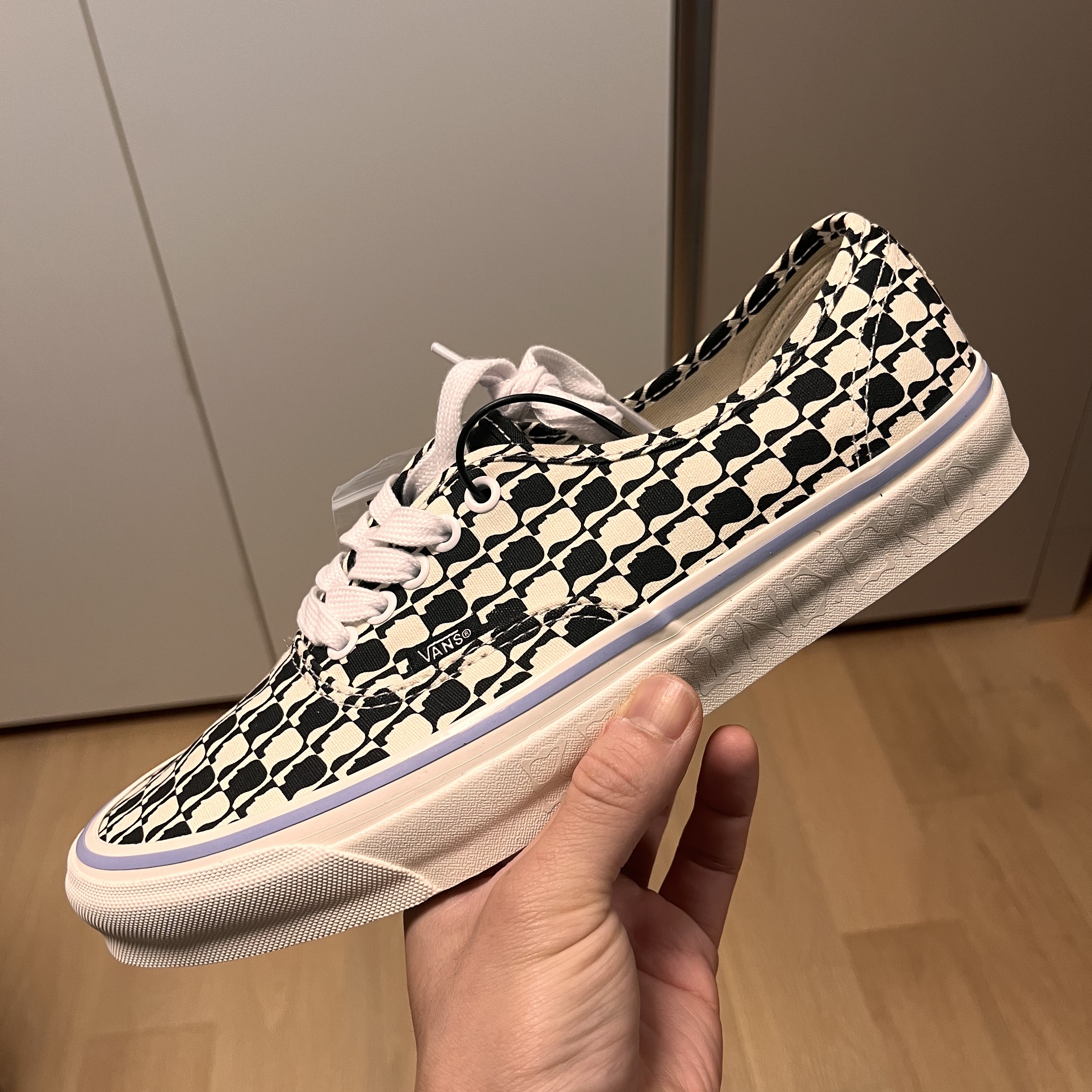 Vans Vault x Brain Dead OG Authentic LX Black White 착용 스타일