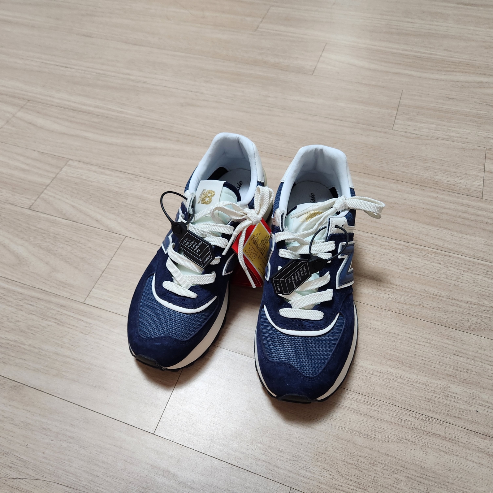 New Balance 574 Legacy Navy 착용 스타일 - 4