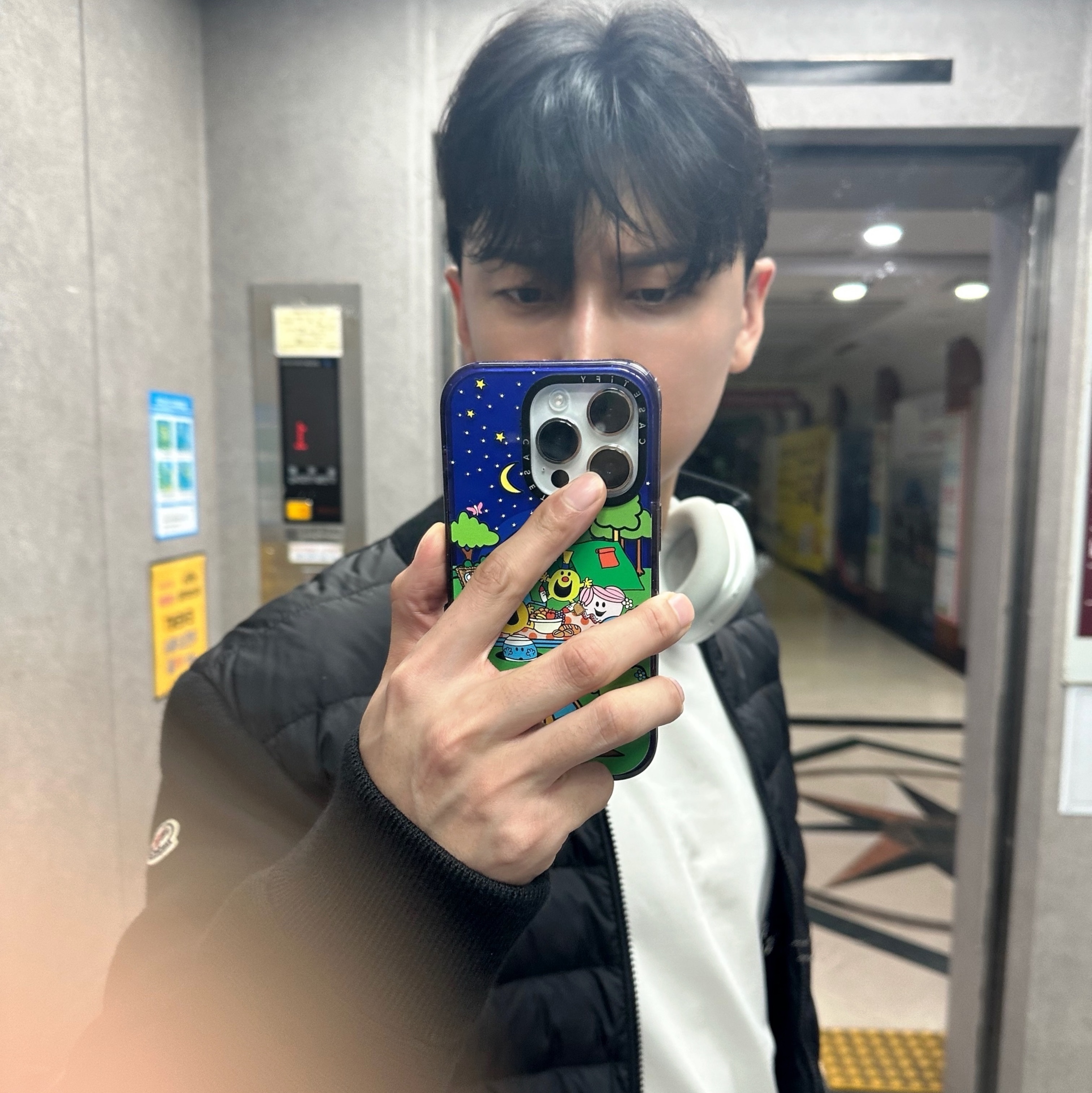 Apple AirPods Max Lightning Space Gray (Korean Ver.), Moncler Padded Wool Cardigan Black - 23FW 착용 스타일 - 2