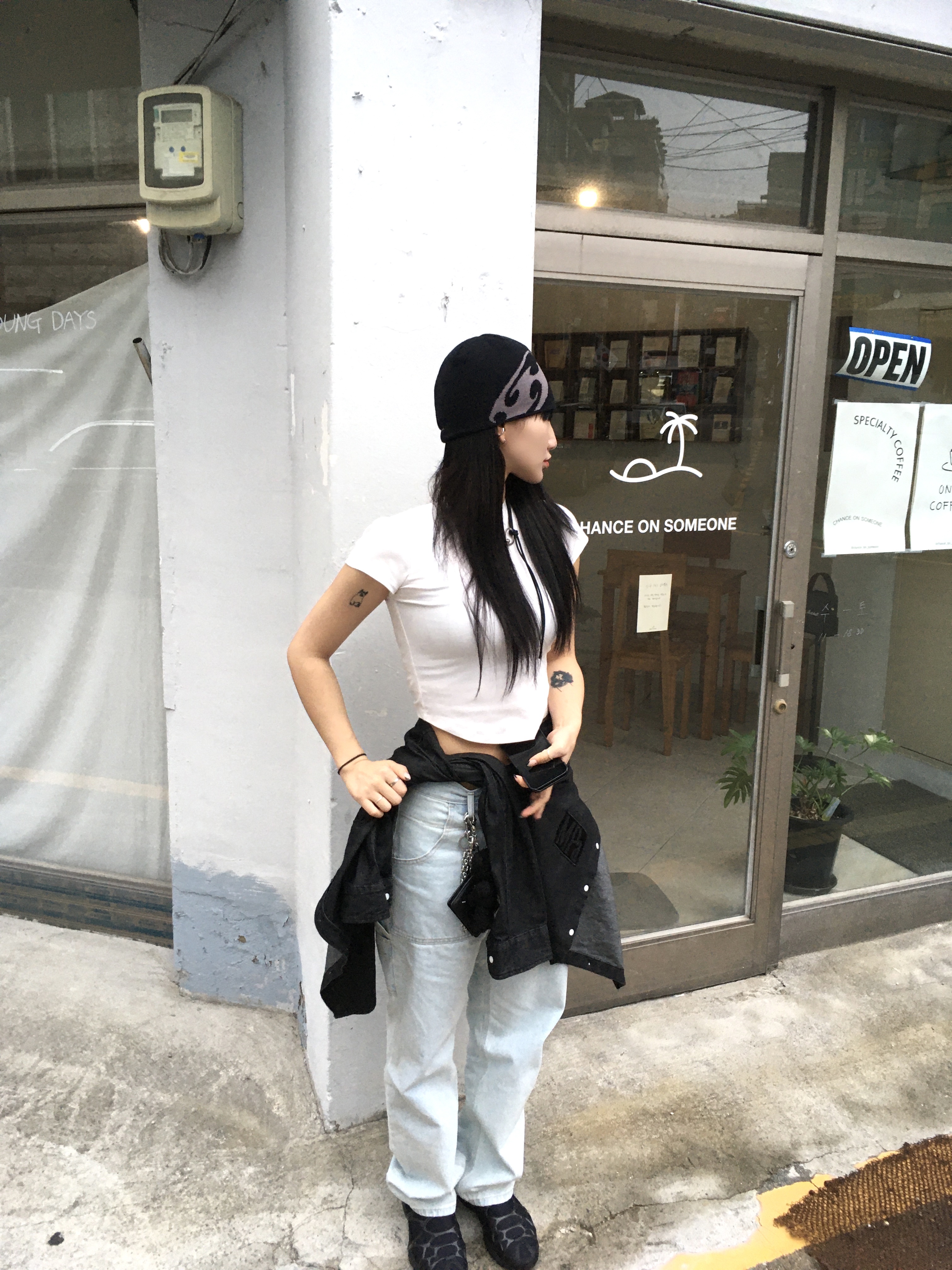Sansan Gear Logo Beanie Black - 22FW, Our Legacy Ladon Leather Keychain Black 착용 스타일 - 2