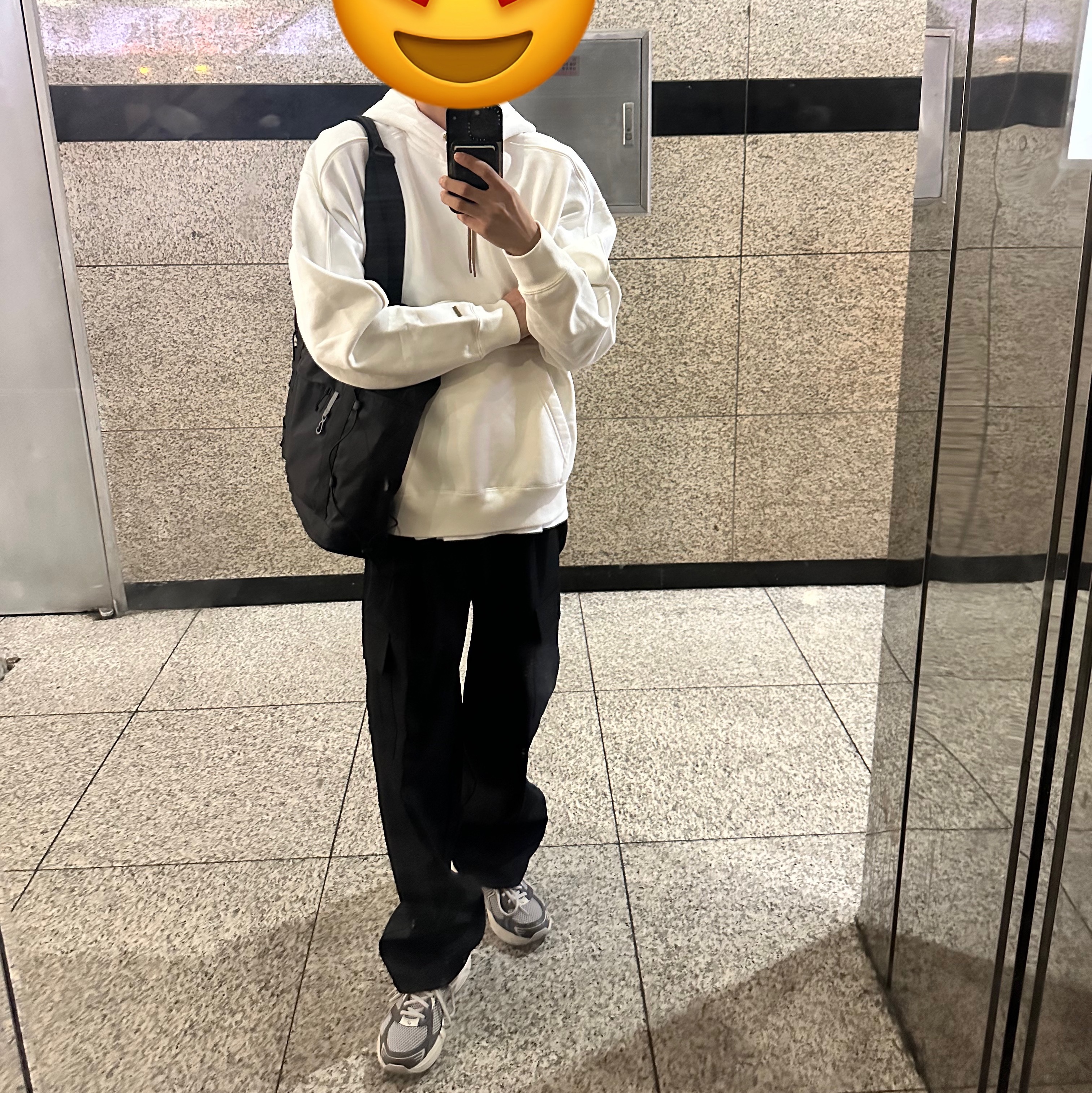 Nike x Jacquemus NRG Fleece Hoodie Sail - Asia, Asics Gel-1130 Oyster Grey Clay Grey 착용 스타일