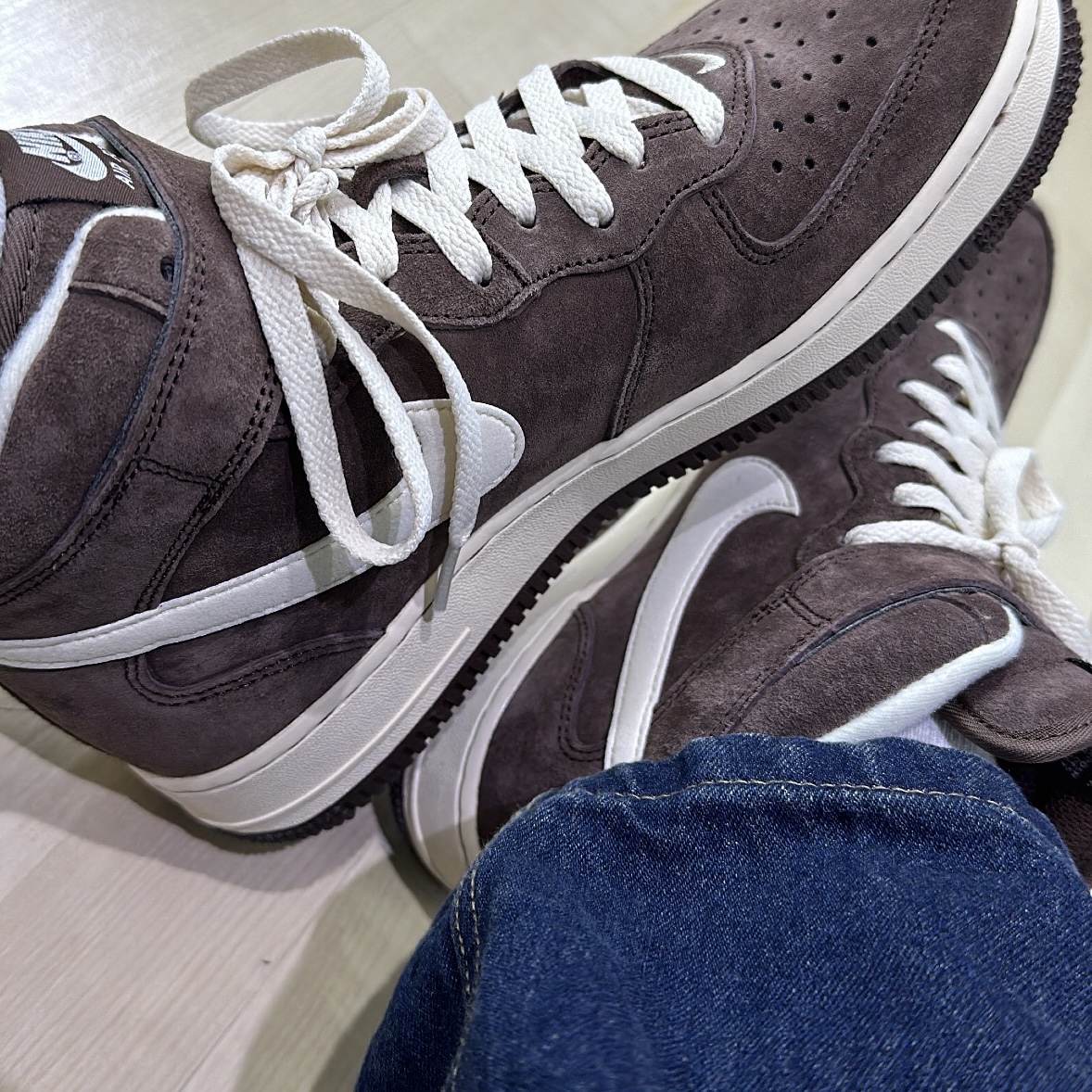 Nike Air Force 1 Mid '07 QS Chocolate 착용 스타일 - 2