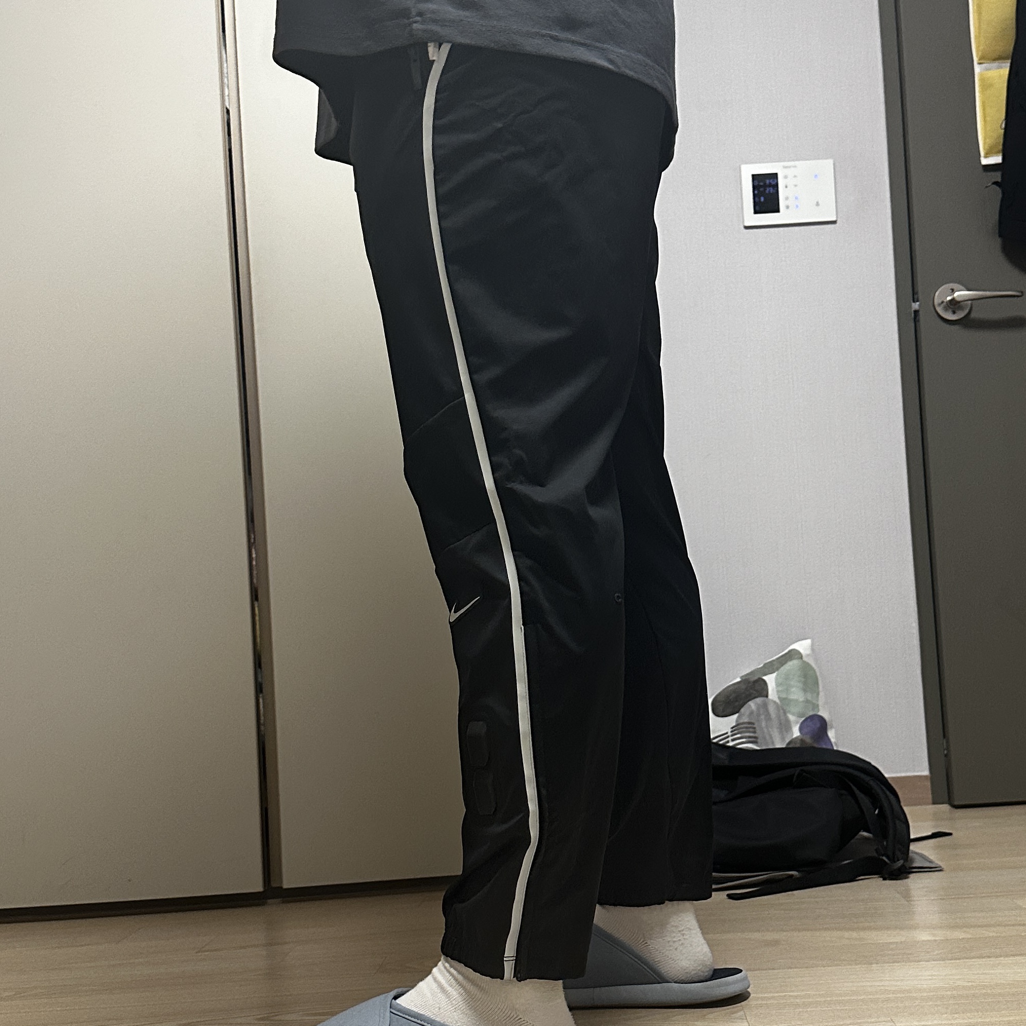Nike x Drake Nocta Basketball Warmup Pants Black (DV3732-010) 착용 스타일 - 3