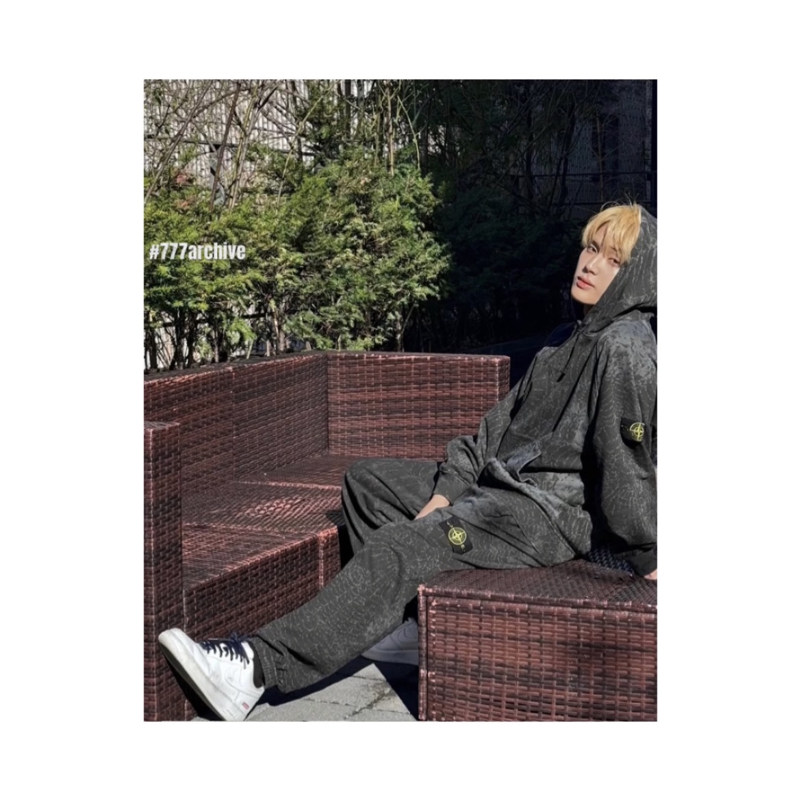Supreme x Stone Island Hooded Sweatshirt Black - 23FW, Supreme x Stone Island Sweatpant Black - 23FW 착용 스타일 - 3