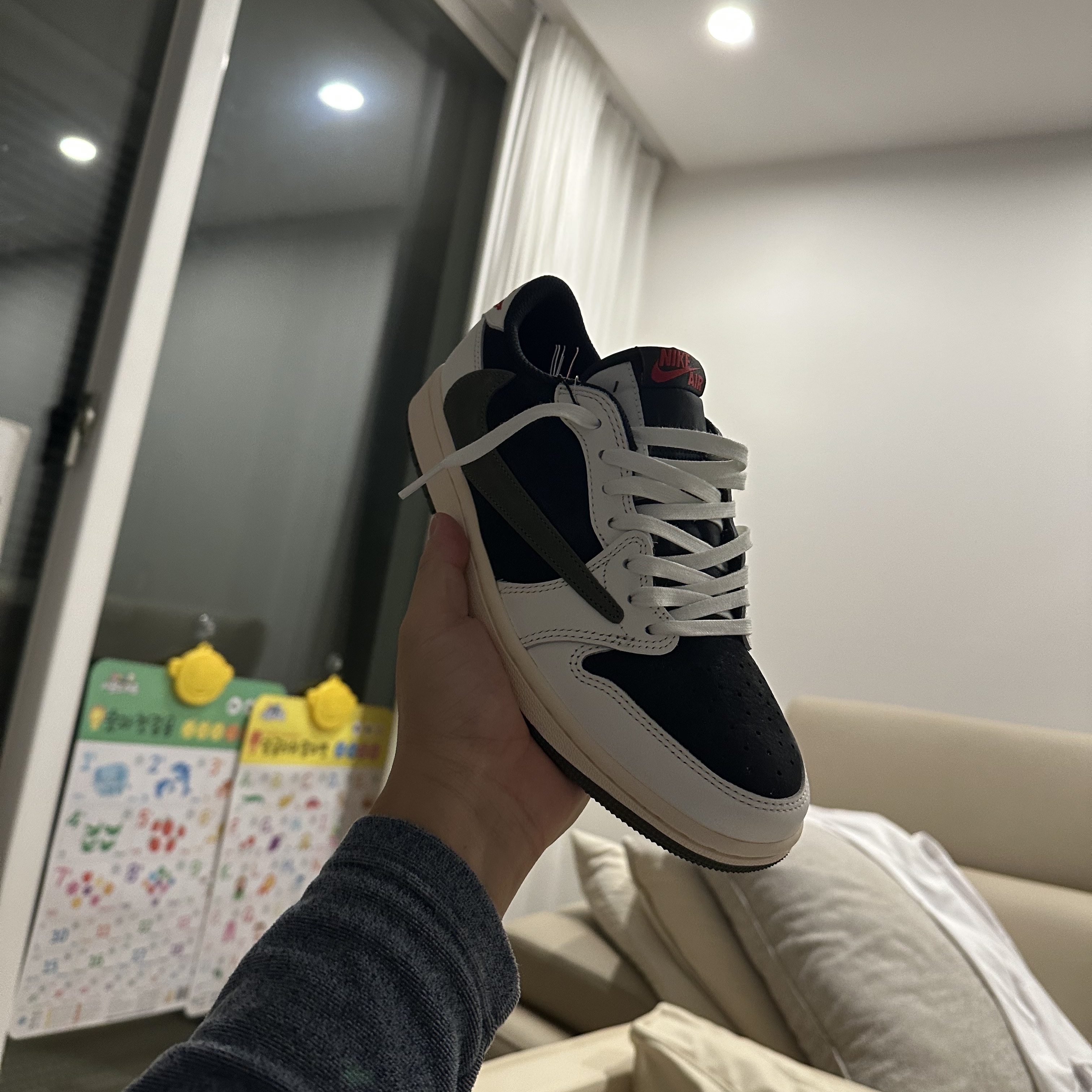 (W) Jordan 1 x Travis Scott Retro Low OG SP Medium Olive 착용 스타일