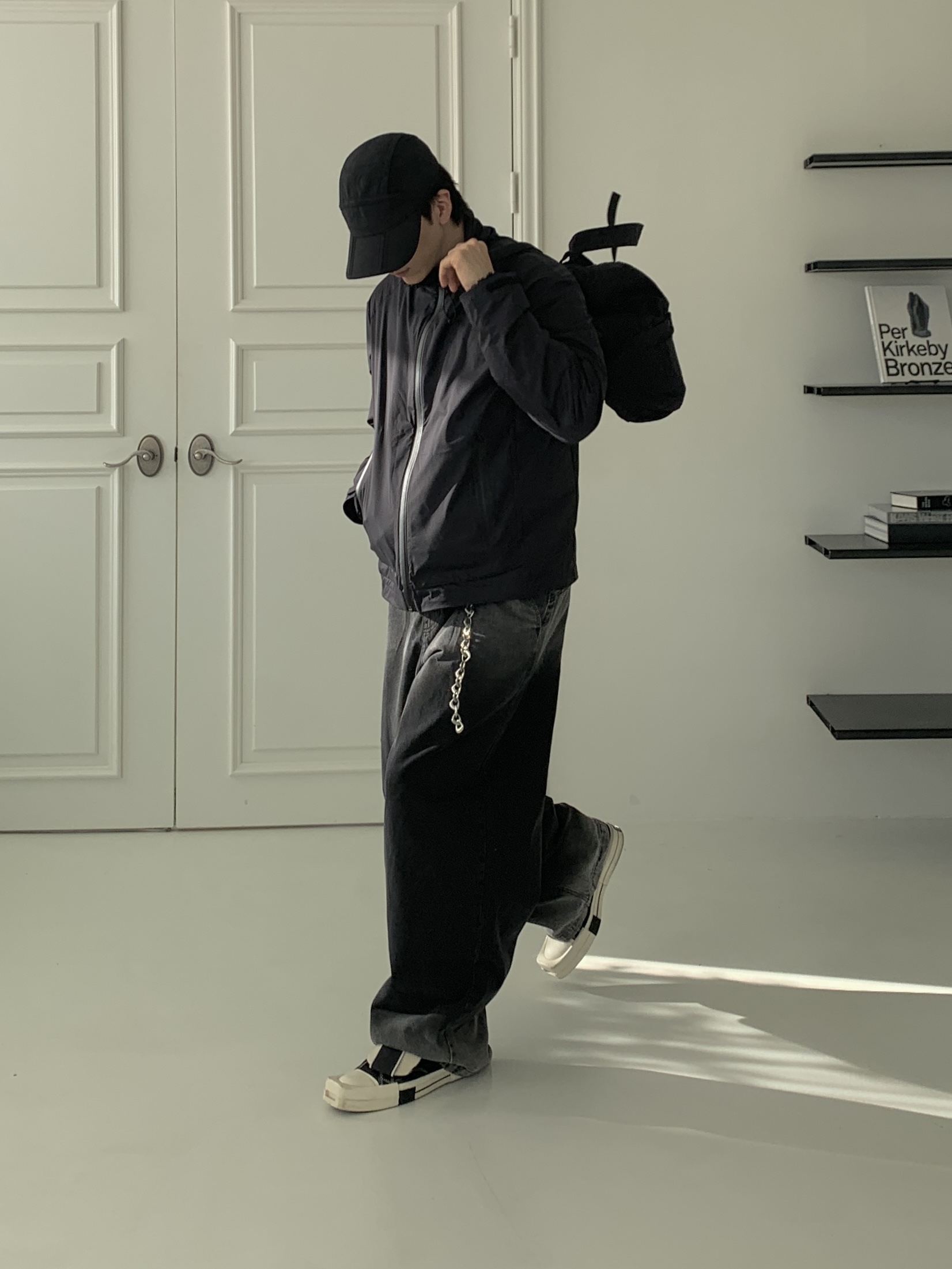 Converse x Drkshdw Turbodrk Chuck 70 Hi Black, Our Legacy Slim Backpack Black Dense Liquid Nylon 착용 스타일 - 2