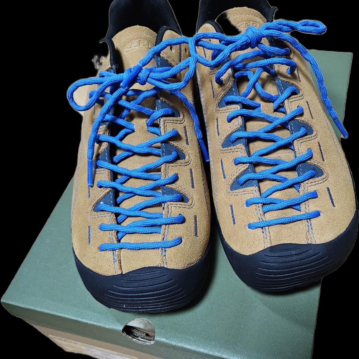 Keen Jasper Suede Sneakers Camel 착용 스타일 - 2