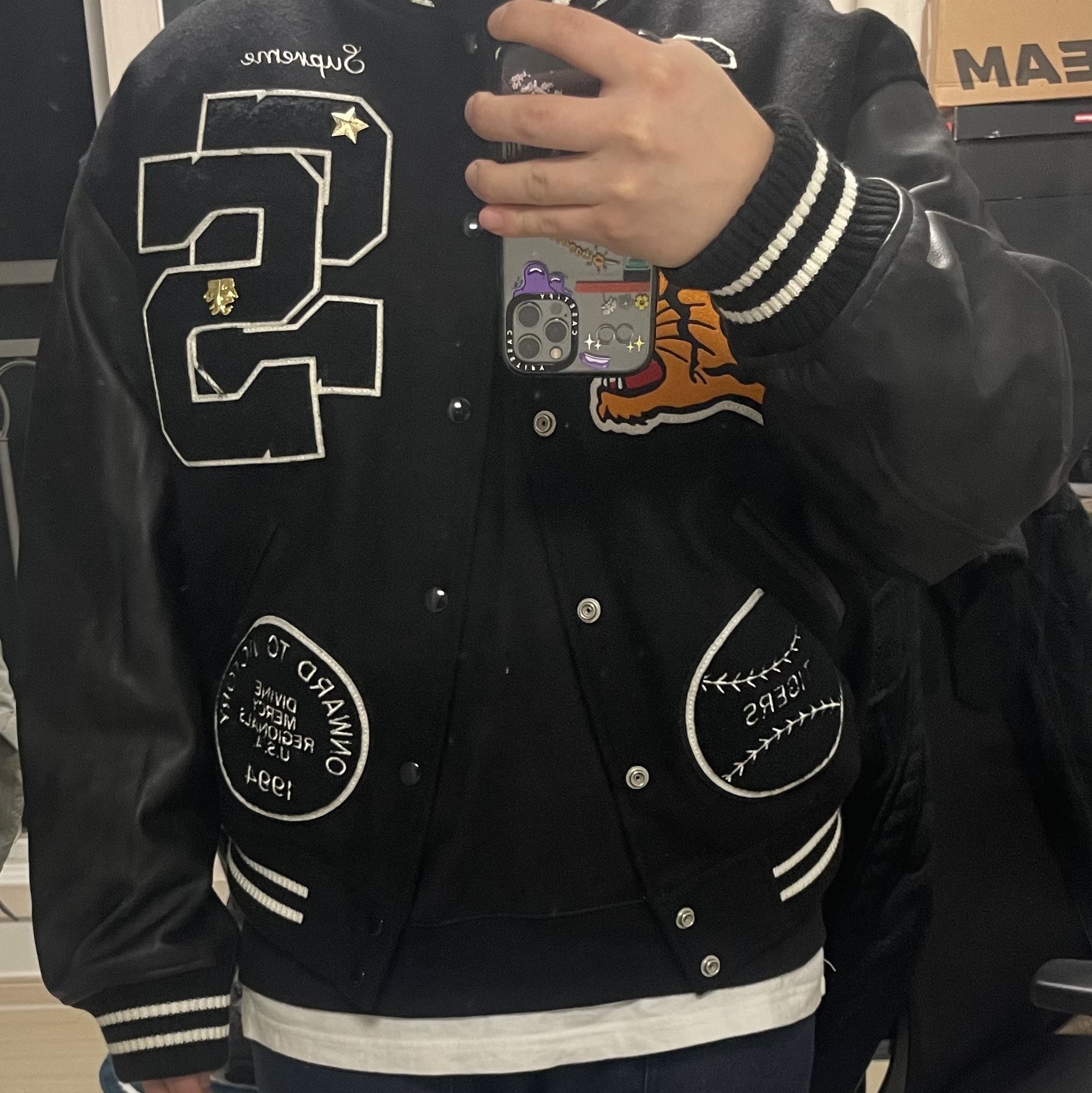 Supreme Tiger Varsity Jacket Black - 23FW 착용 스타일 - 2