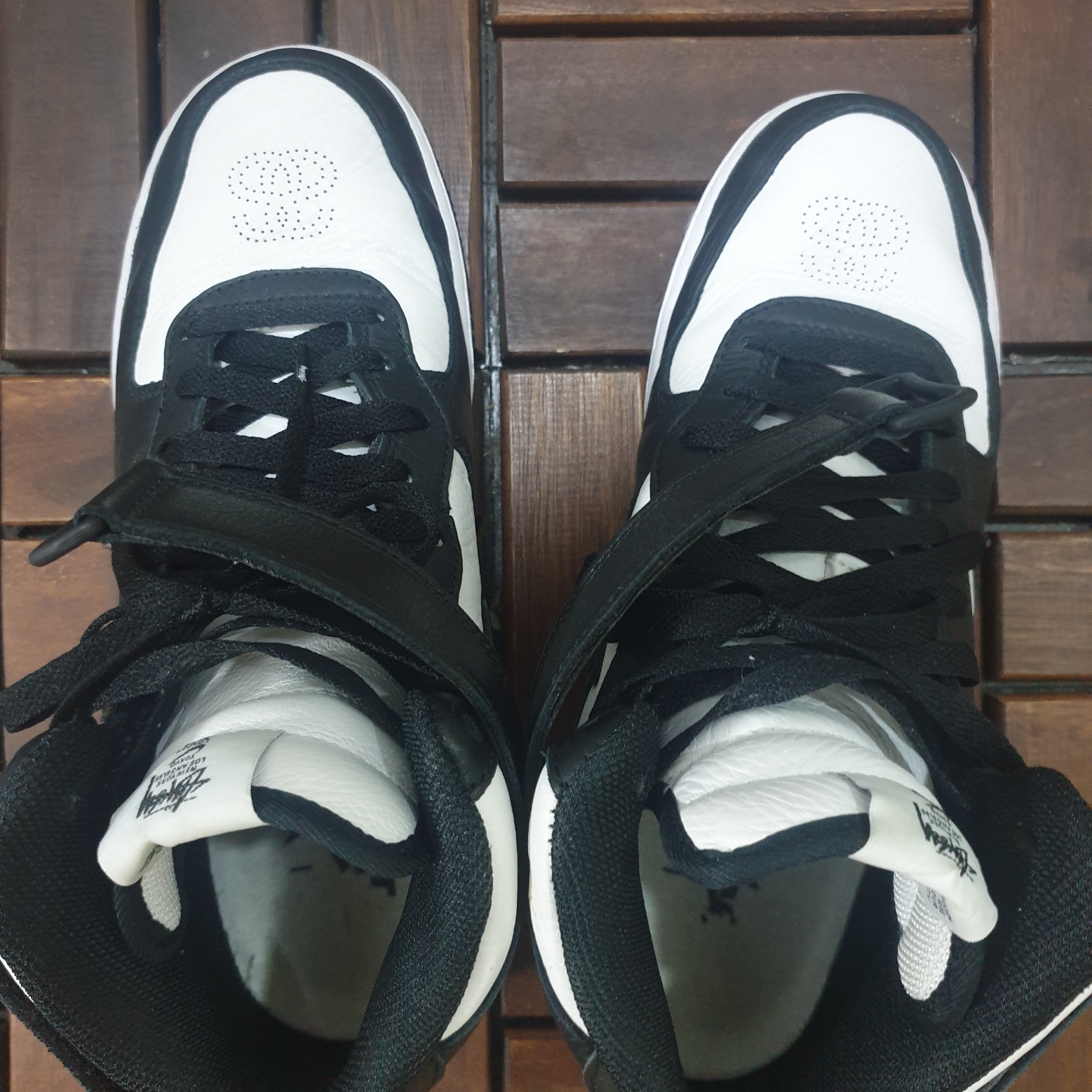 Nike x Stussy Air Force 1 '07 Mid SP Black and Light Bone 착용 스타일
