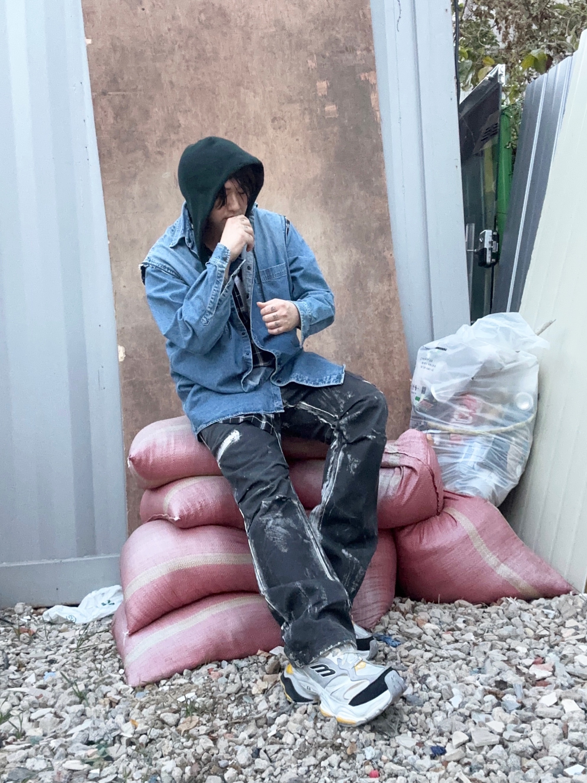 Balenciaga Cargo Sneakers Grey Black Yellow, Grailz Flared Zip Cargo Pants Black 착용 스타일 - 4