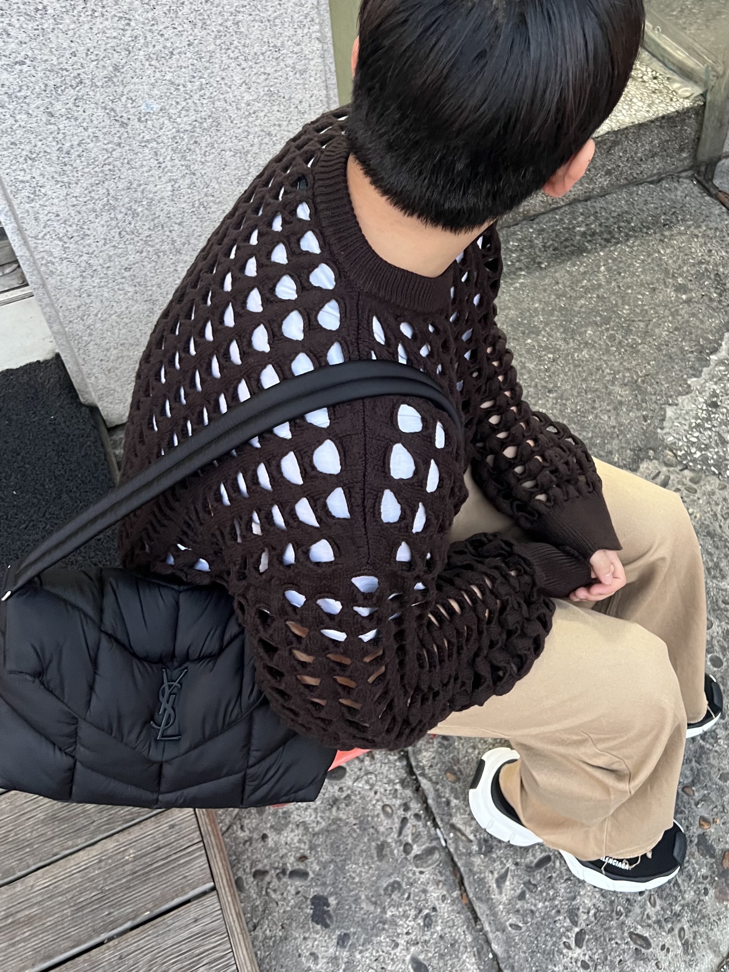 Balenciaga 3XL Sock Recycled Knit Sneakers Black, Saint Laurent Puffer Messenger Bag in Econyl Regenerated Nylon Black 착용 스타일 - 2