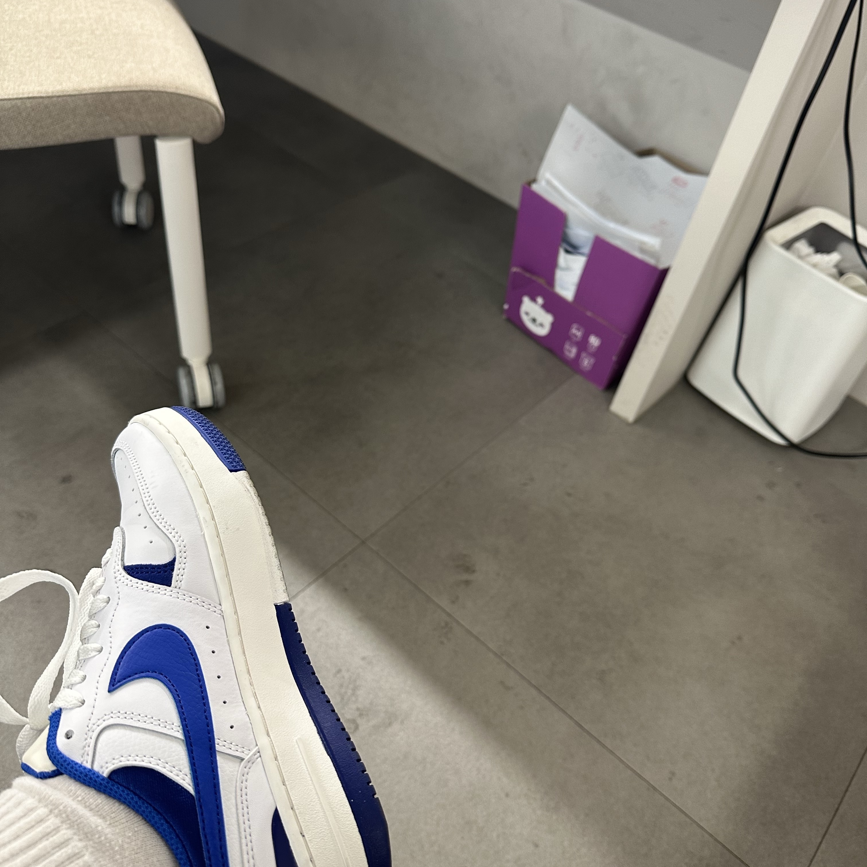 (W) Nike Gamma Force White Game Royal 착용 스타일