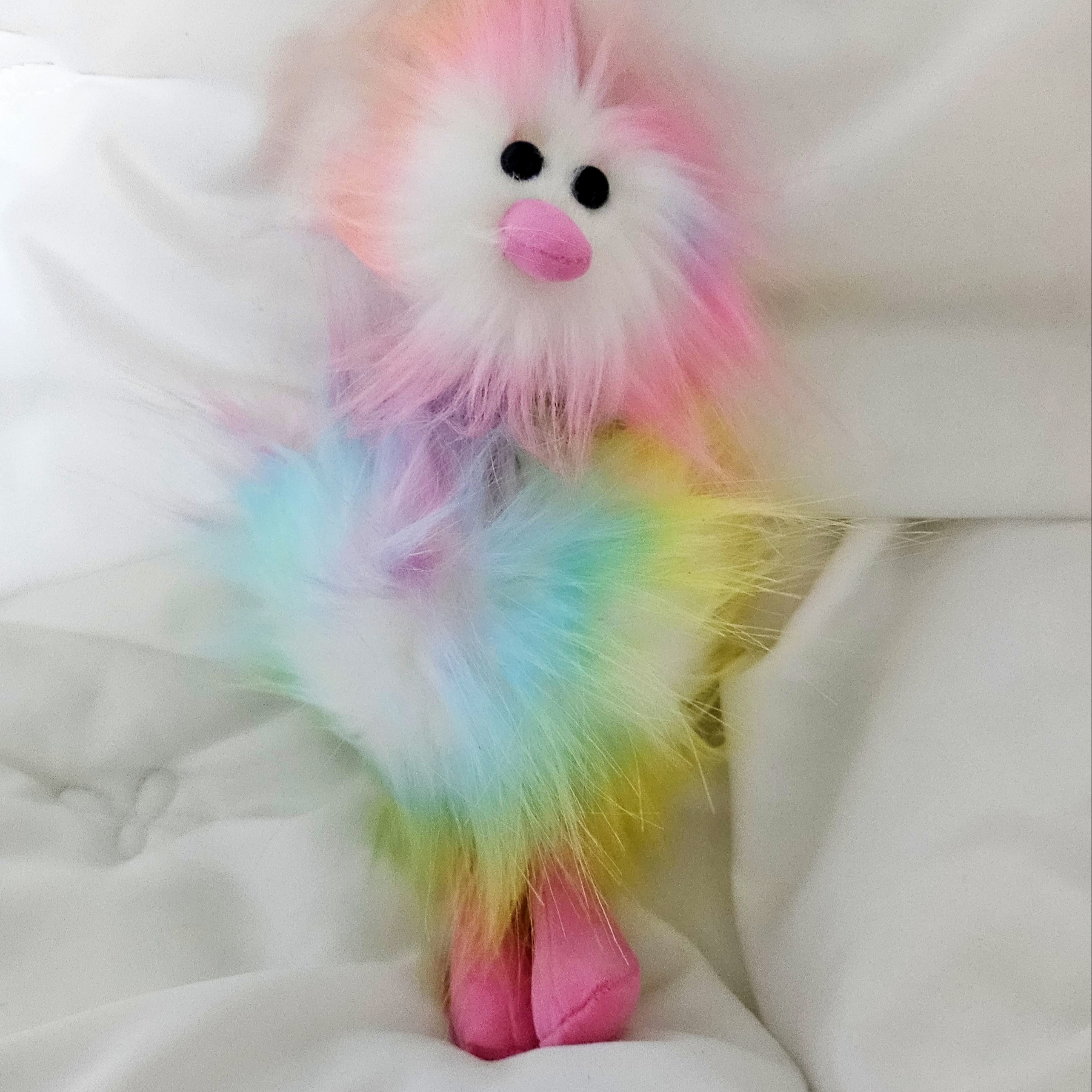 Cosymosy Ugly Bird Keyring Rainbow 착용 스타일