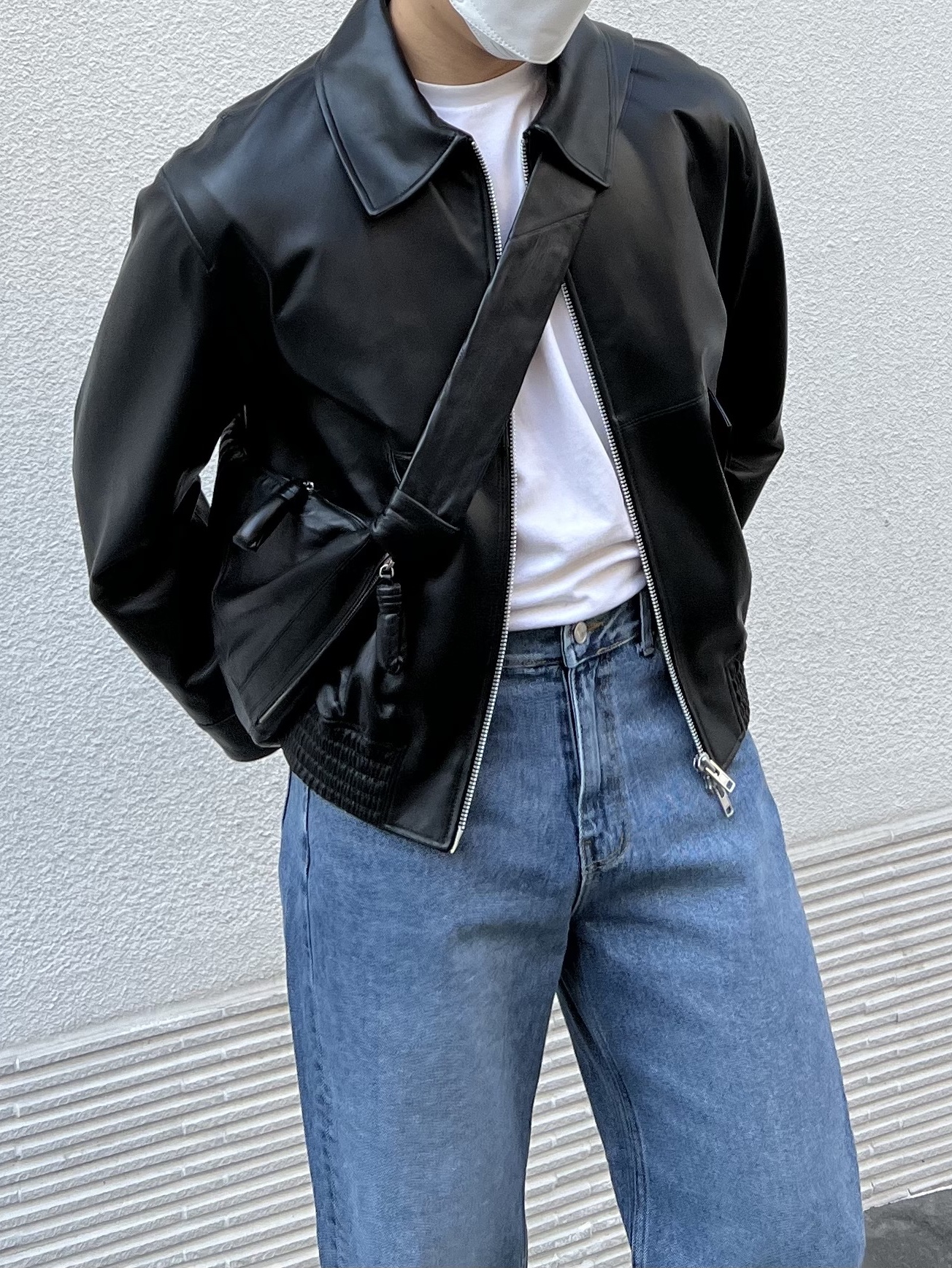 Lemaire Medium Croissant Bag Soft Nappa Leather Black, Lemaire Large Croissant Bag Soft Nappa Leather Black 착용 스타일 - 2