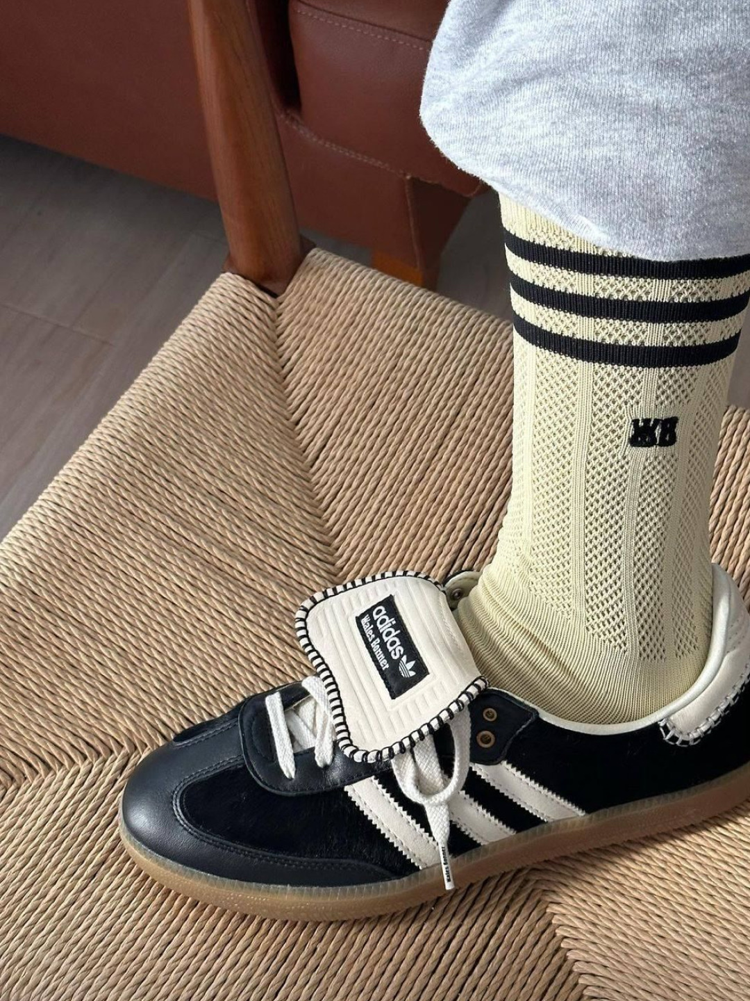 Adidas x Wales Bonner Pony Tonal Samba Core Black Cream White, Adidas x Wales Bonner Pony Tonal Samba Cream White Mystery Brown 착용 스타일 - 4