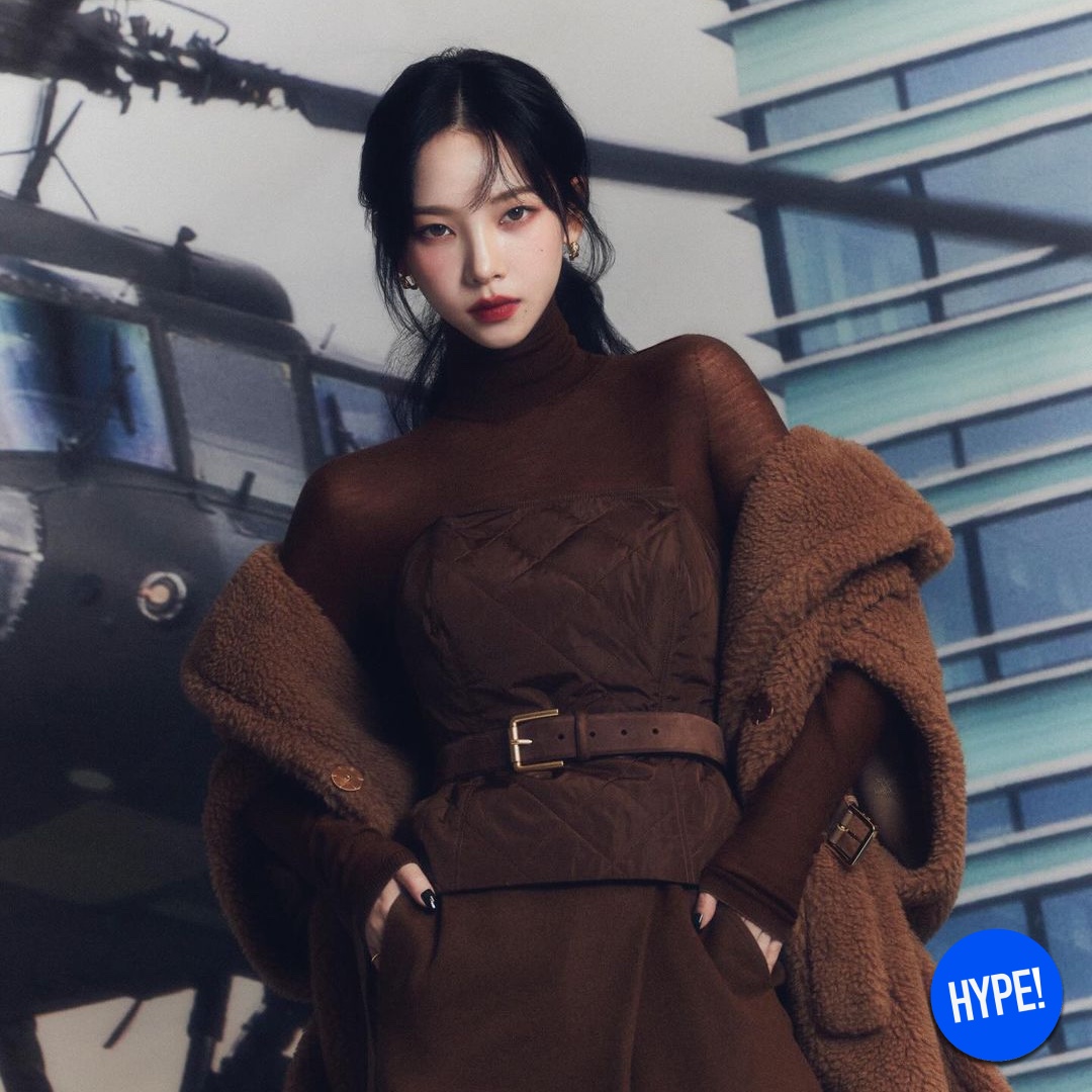 (W) Max Mara Teddy Bear Icon Coat Camel, (W) Prada Wool Cashmere Crew-Neck Sweater Black 착용 스타일 - 2