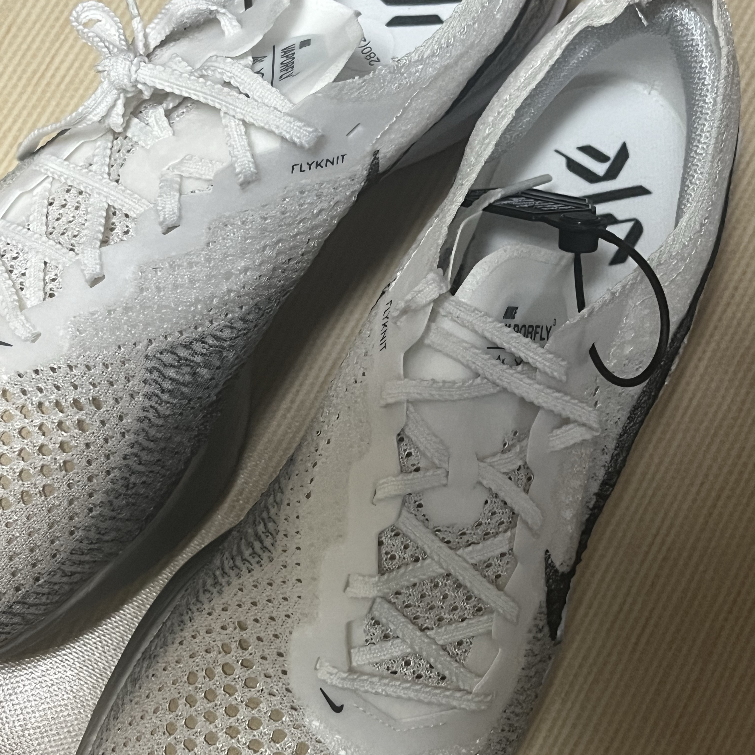 Nike ZoomX Vaporfly Next% 3 White Grey 착용 스타일