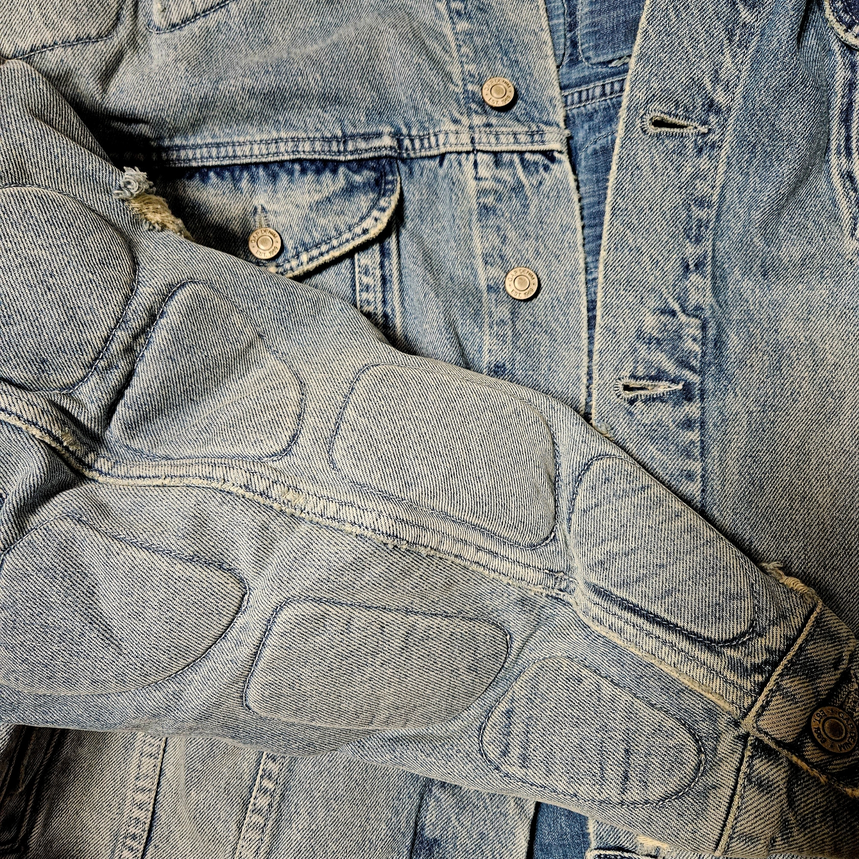 Yeezy Gap Engineered By Balenciaga Padded Denim Jacket Blue 착용 스타일 - 7