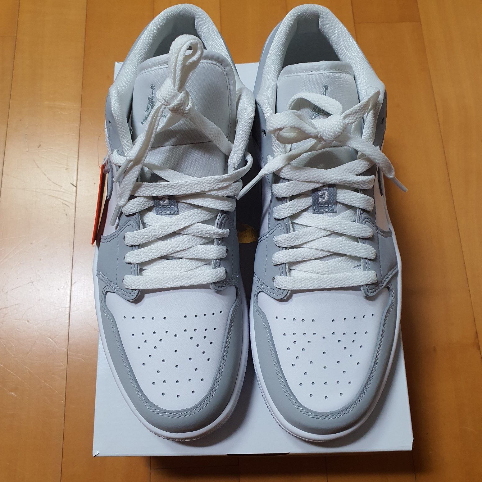 (W) Jordan 1 Low White Wolf Grey 착용 스타일
