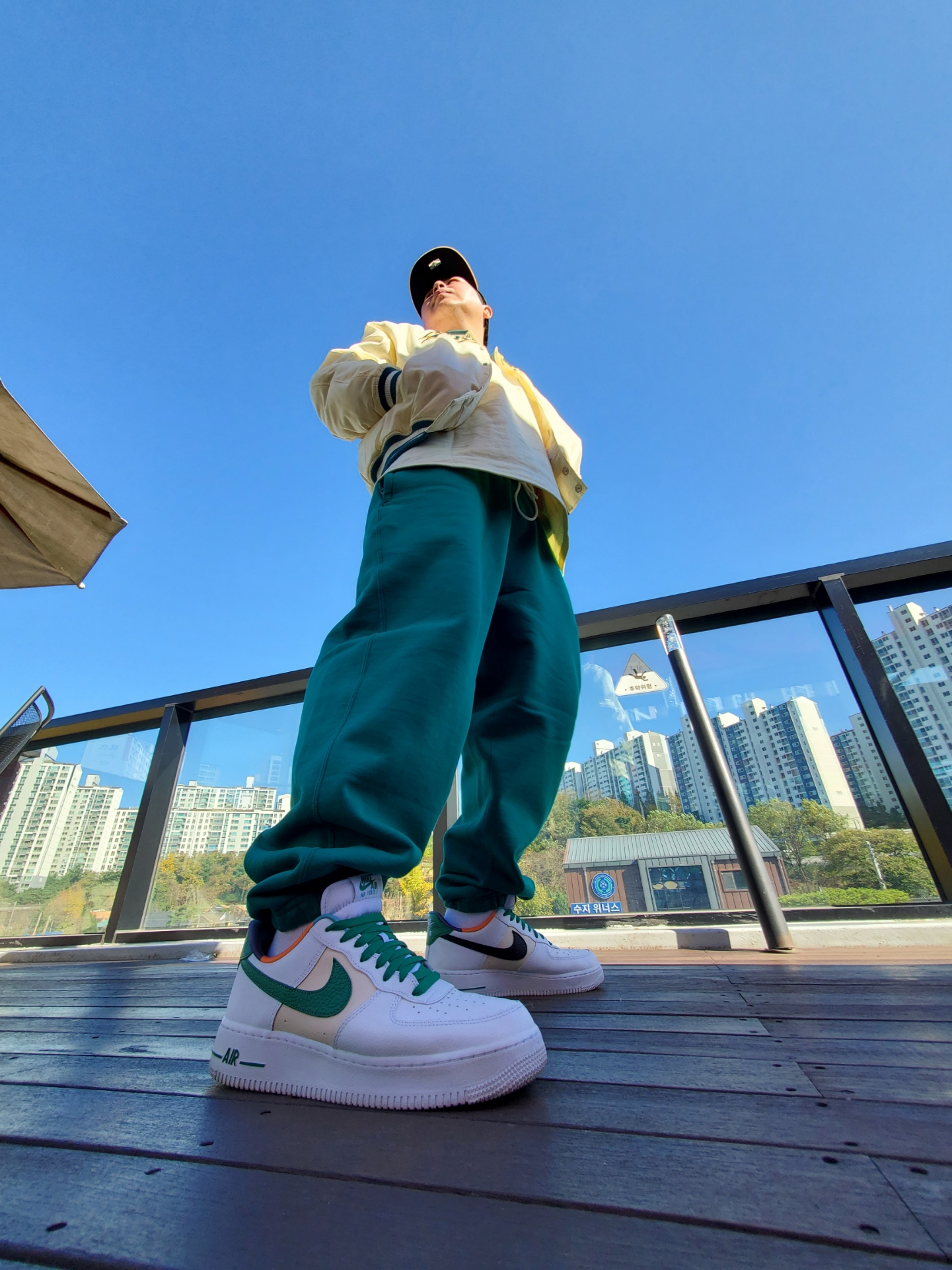 Nike NRG Solo Swoosh Fleece Pants Mystic Green - US/EU, Nike Air Force 1 '07 LV8 EMB White Malachite 착용 스타일 - 4