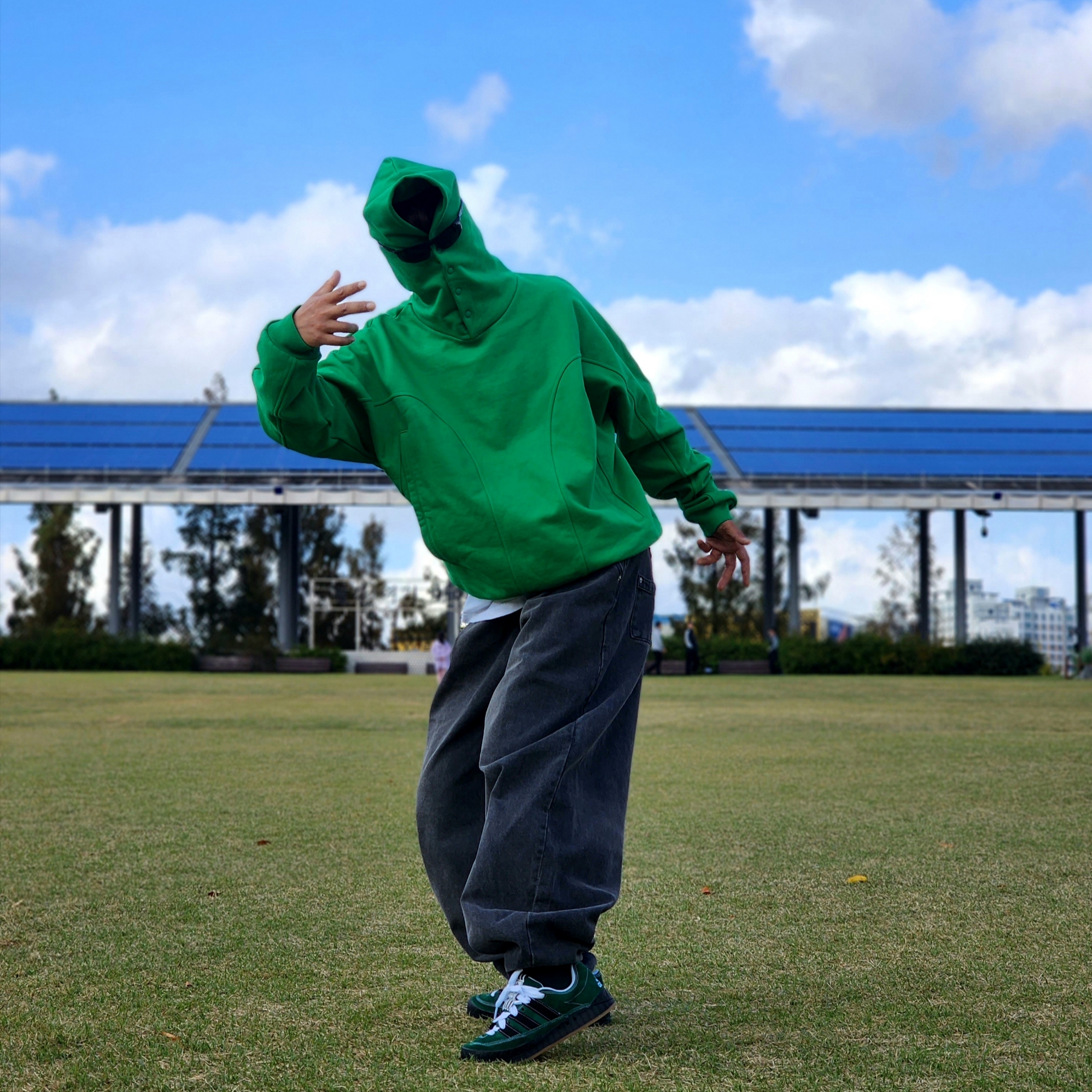Grailz Geometry Hoodie Celtic Green, Adidas x YNuK Adimatic Dark Green Core Black 착용 스타일 - 1