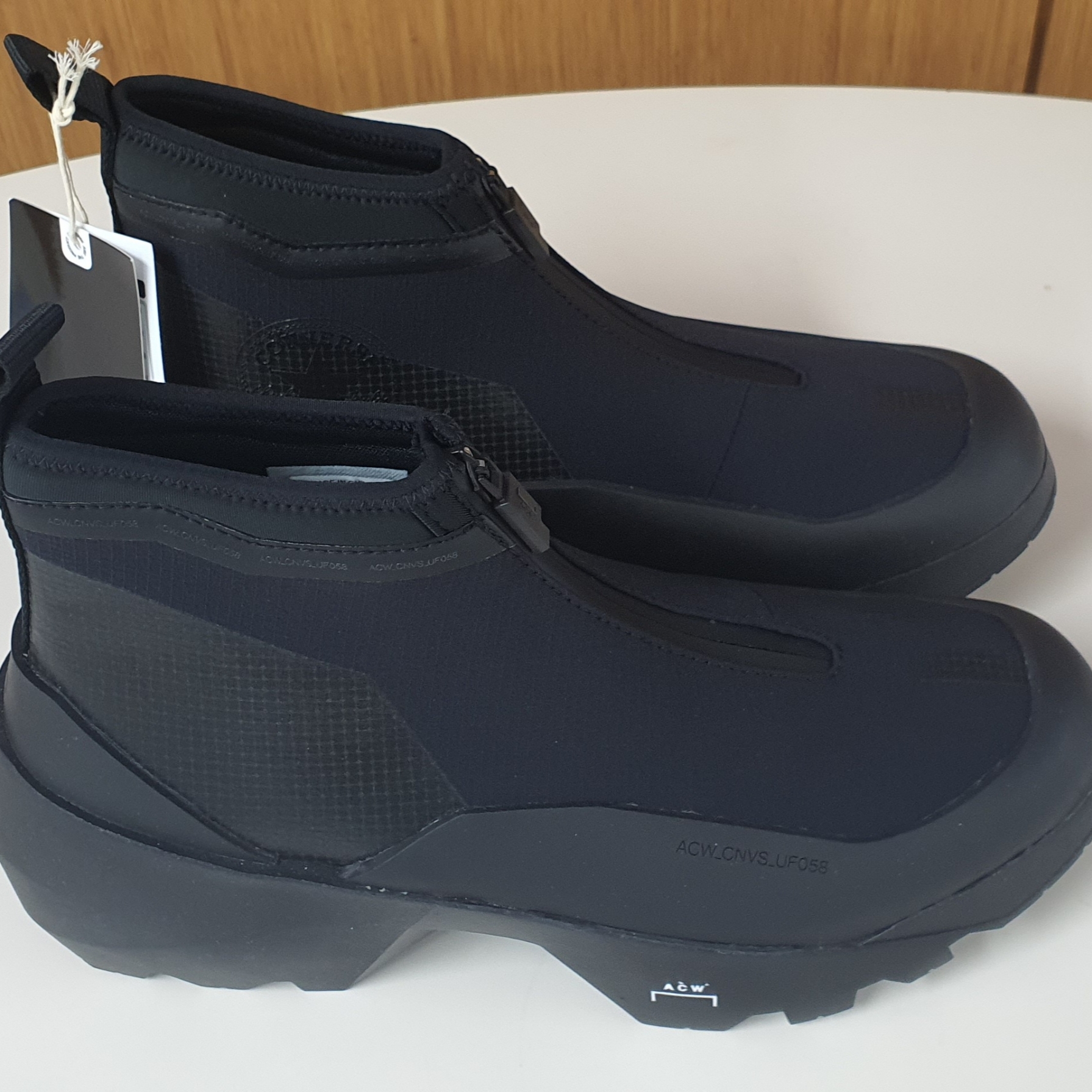Converse x A-Cold-Wall Geo Forma Boot Onyx 착용 스타일 - 3