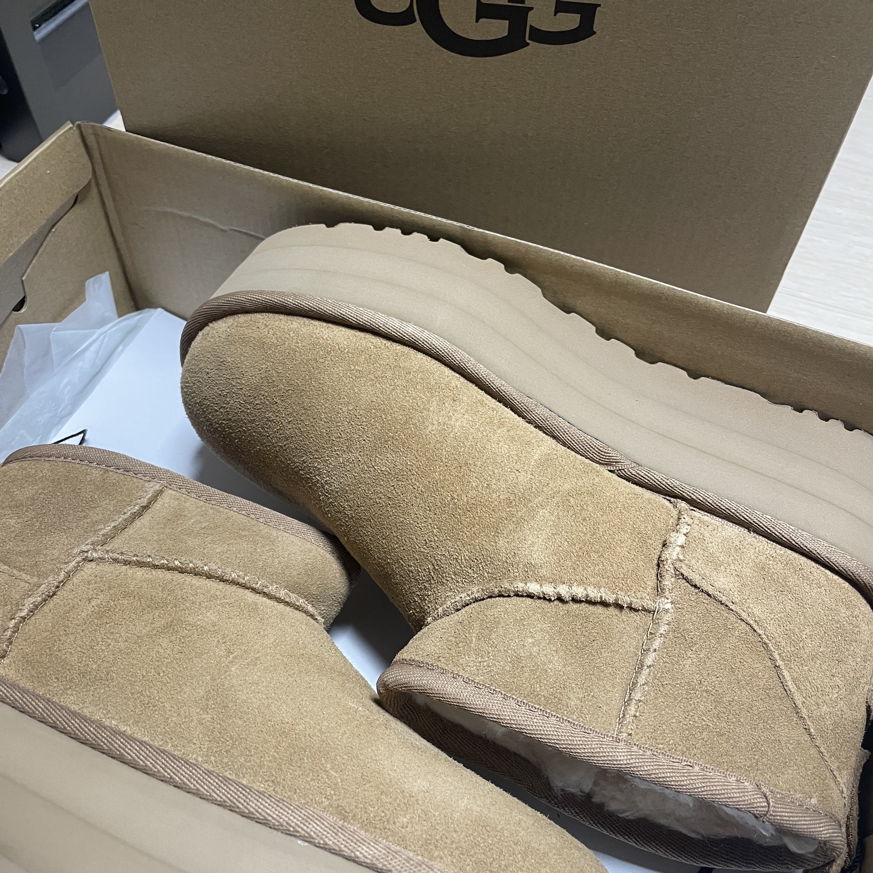 (W) UGG Classic Ultra Mini Platform Boots Chestnut 착용 스타일