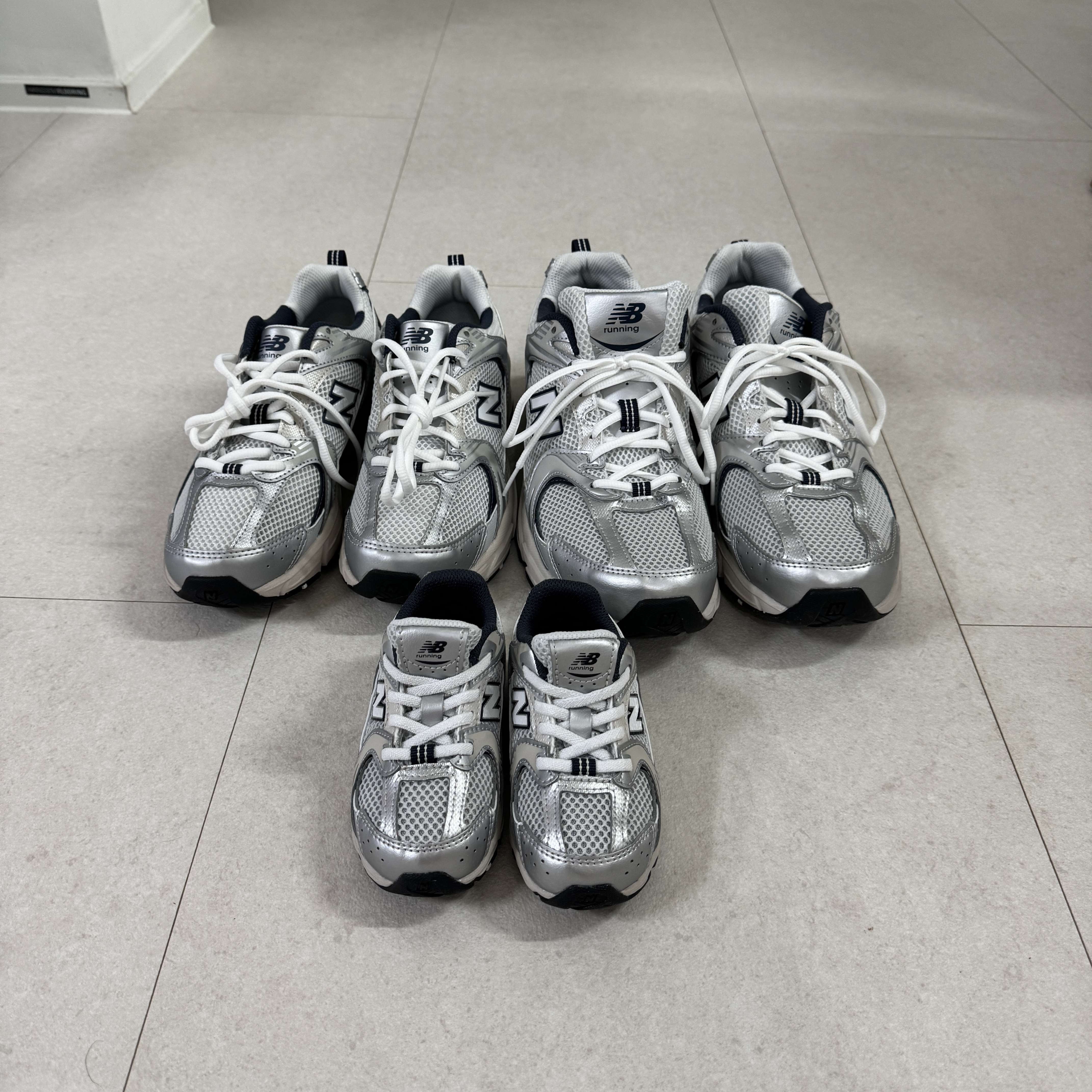 New Balance 530 Steel Grey 착용 스타일