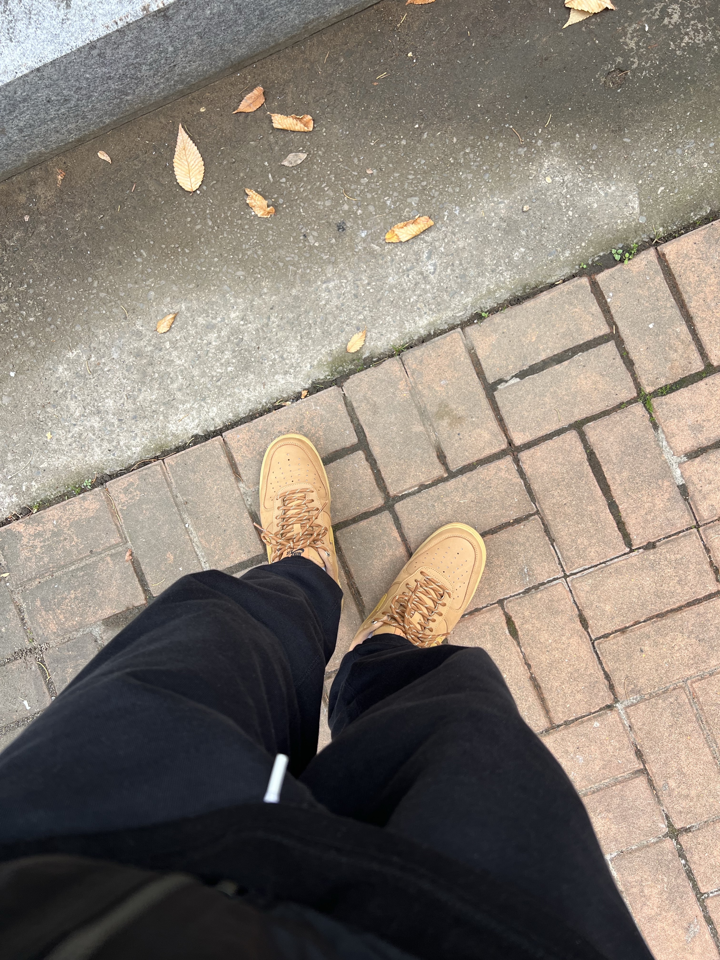 Nike Air Force 1 '07 WB Flax 착용 스타일