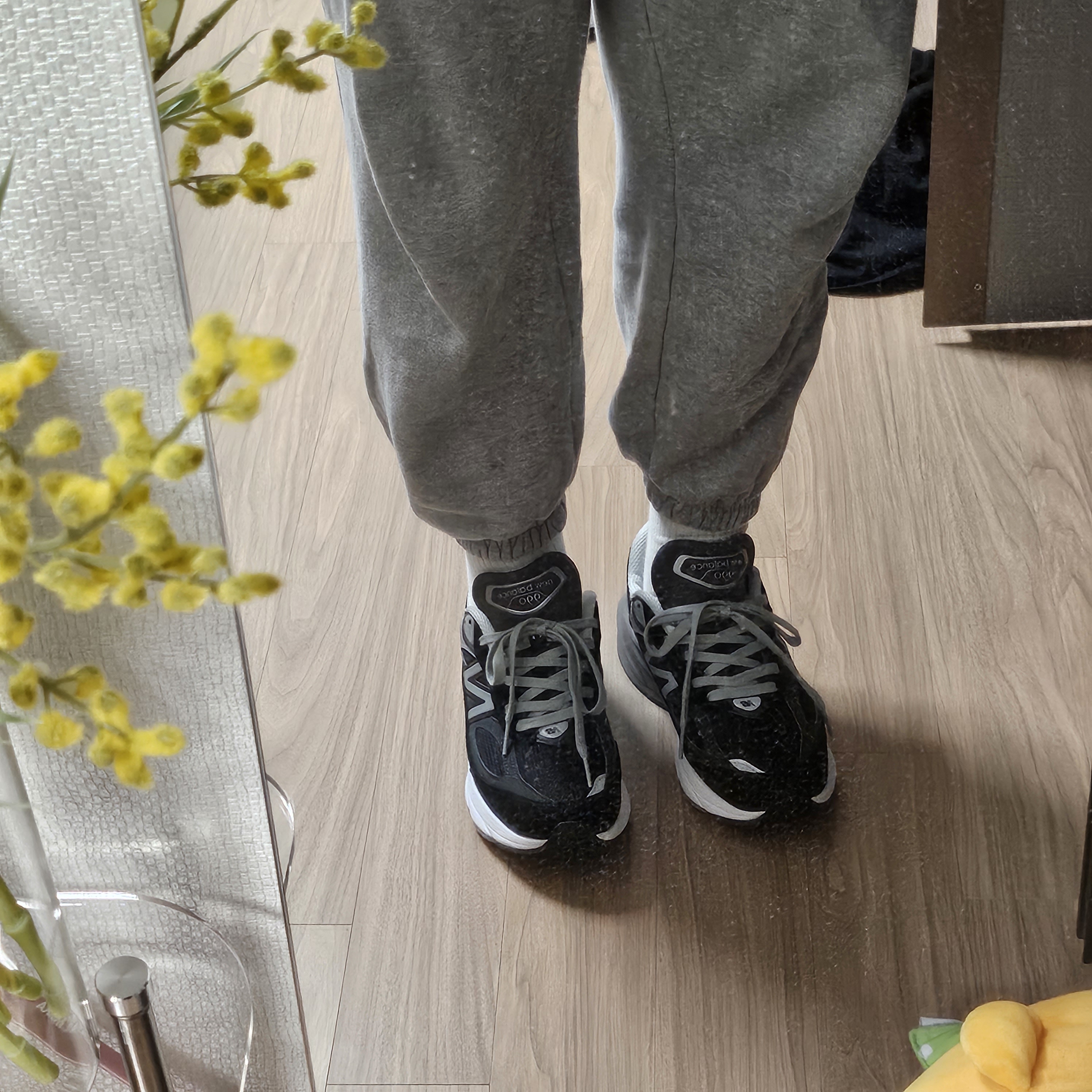(W) New Balance 990v6 Made in USA Black White - B Standard 착용 스타일
