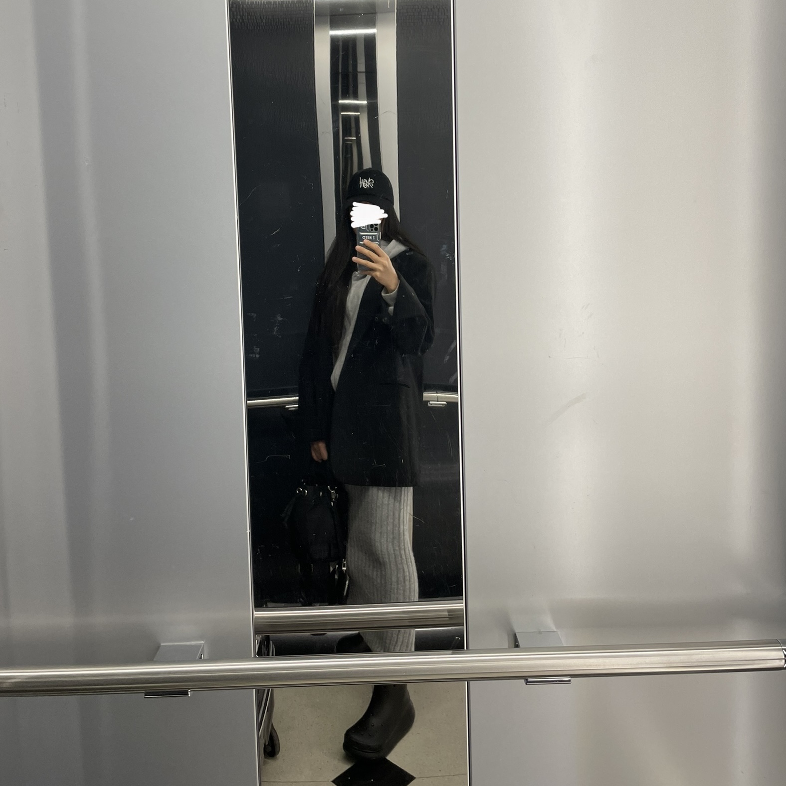 Crocs Classic Crush Boot Black 착용 스타일