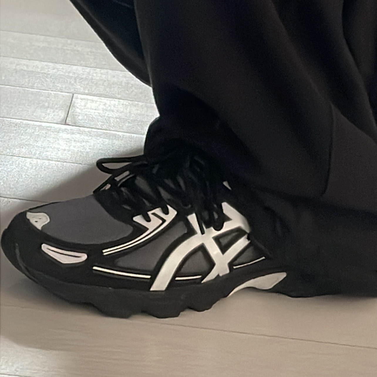 Asics Gel-Venture 6 Carrier Grey 착용 스타일 - 1