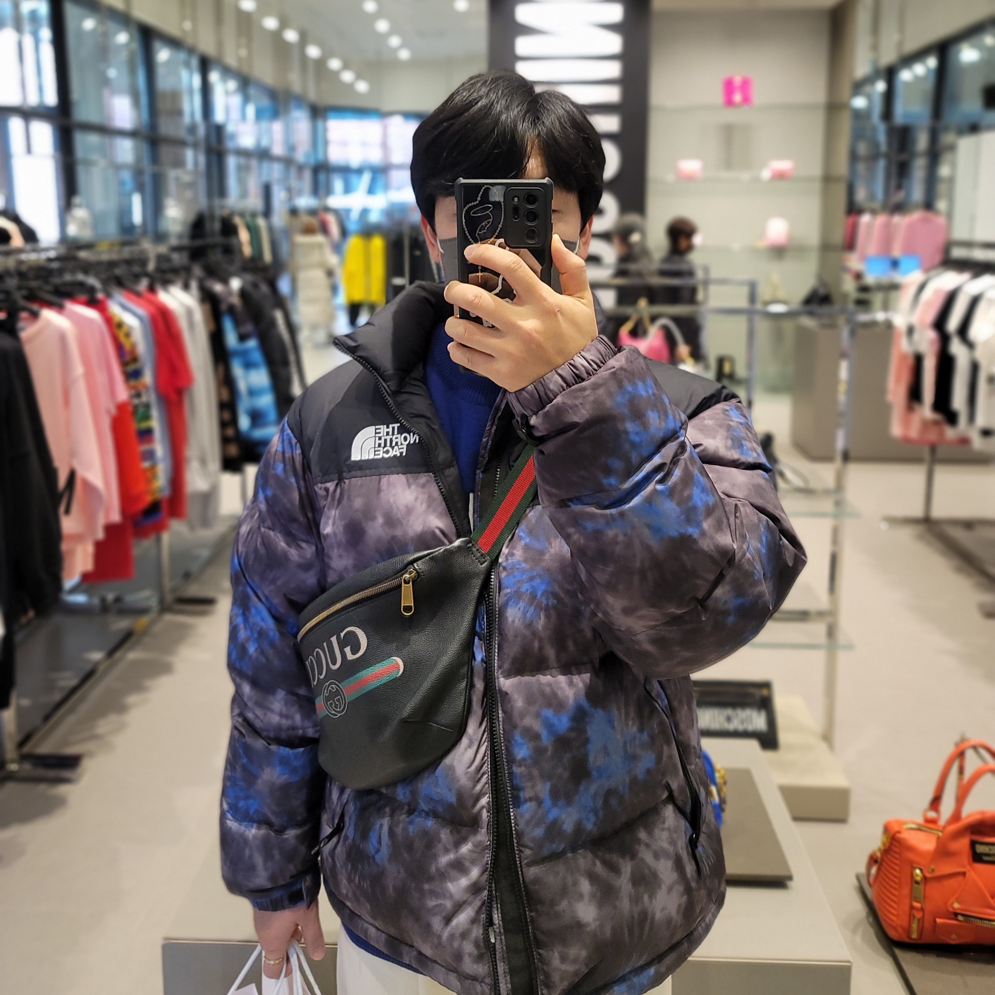 The North Face 1996 Novelty Nuptse Jacket Deep and Deep Navy 착용 스타일 - 3