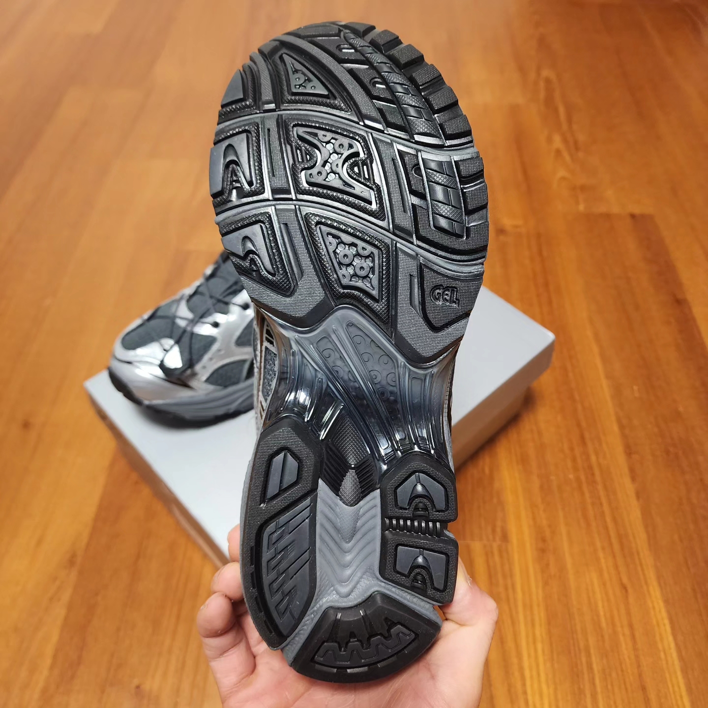 Asics x Unaffected Gel-Kayano 14 Silver Moon 착용 스타일 - 5