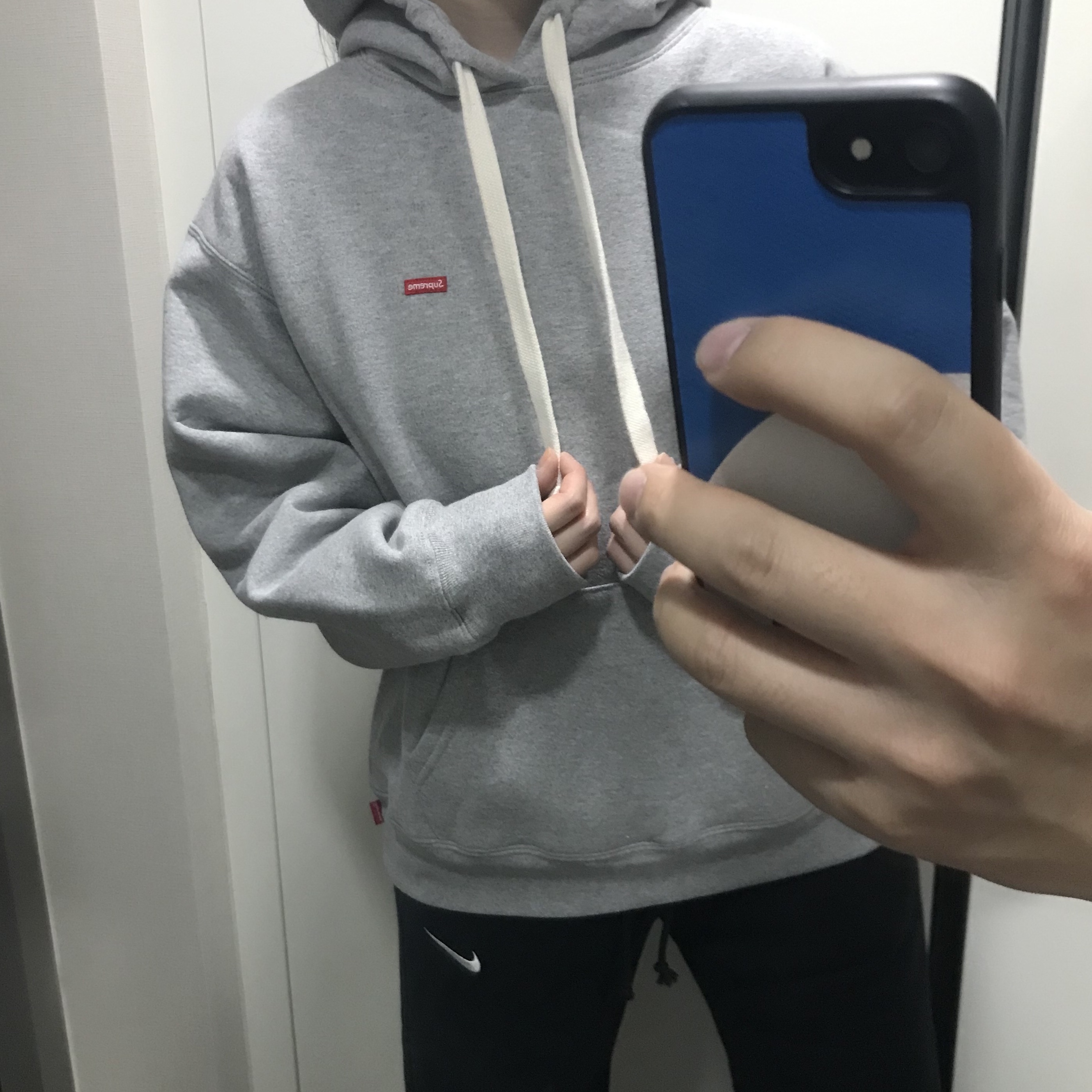 Supreme Small Box Drawcord Hooded Sweatshirt Heather Grey - 23FW 착용 스타일