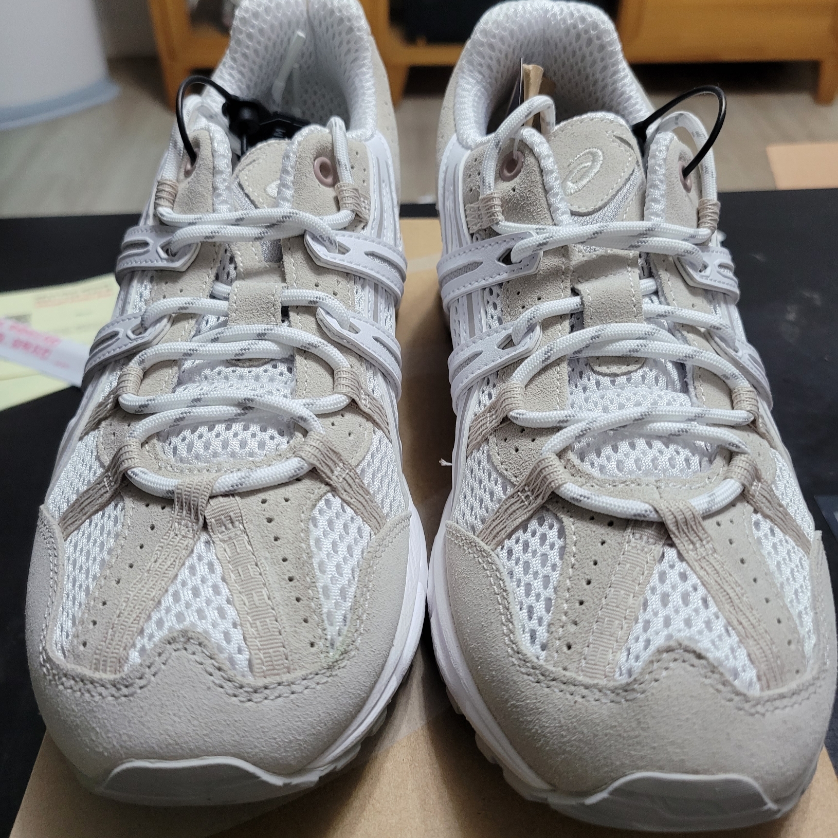 (W) Asics Gel-Sonoma 15-50 White Oatmeal 착용 스타일 - 2