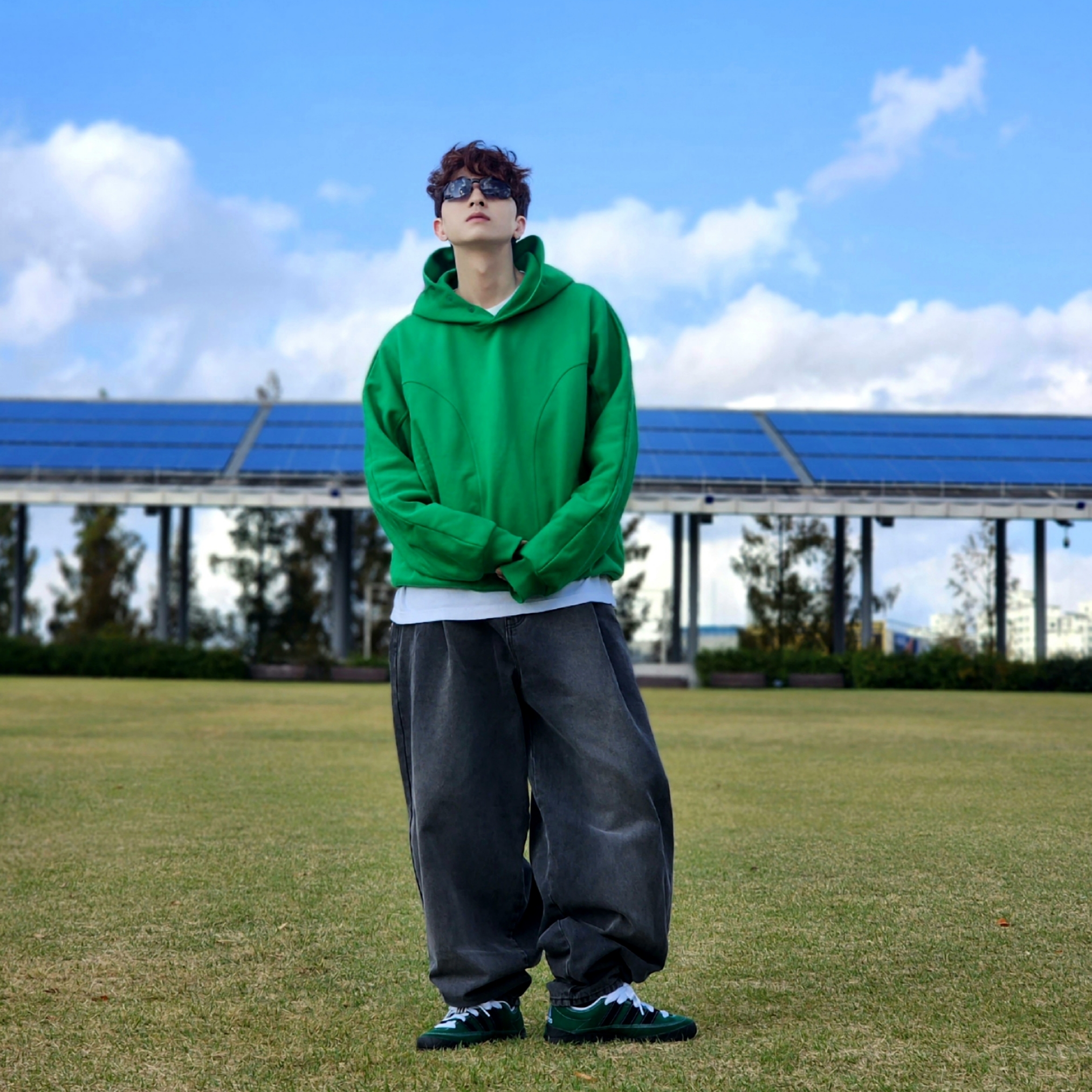 Grailz Geometry Hoodie Celtic Green, Adidas x YNuK Adimatic Dark Green Core Black 착용 스타일 - 3