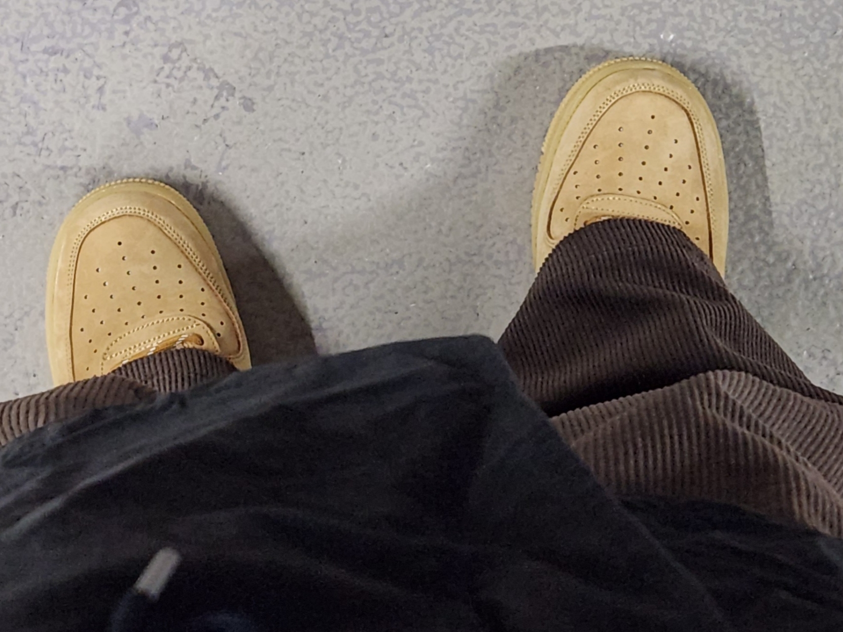 Nike Air Force 1 '07 WB Flax 착용 스타일