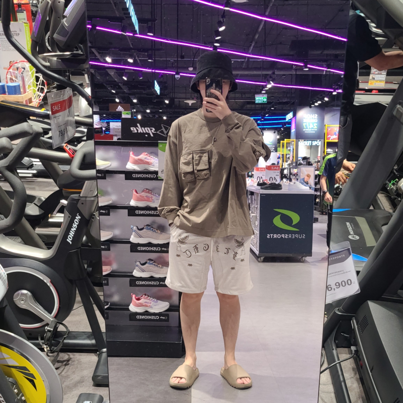 Adidas Yeezy Slide Pure 착용 스타일