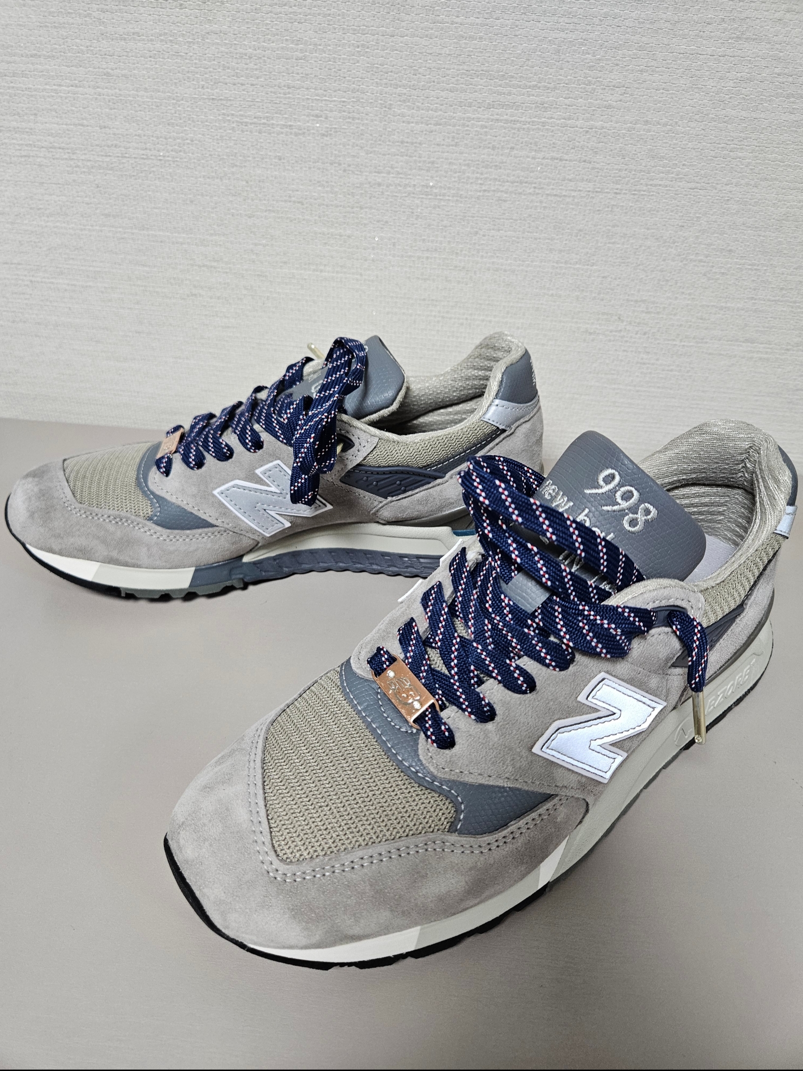 New Balance 998 Core Made in USA Grey Silver 착용 스타일 - 4