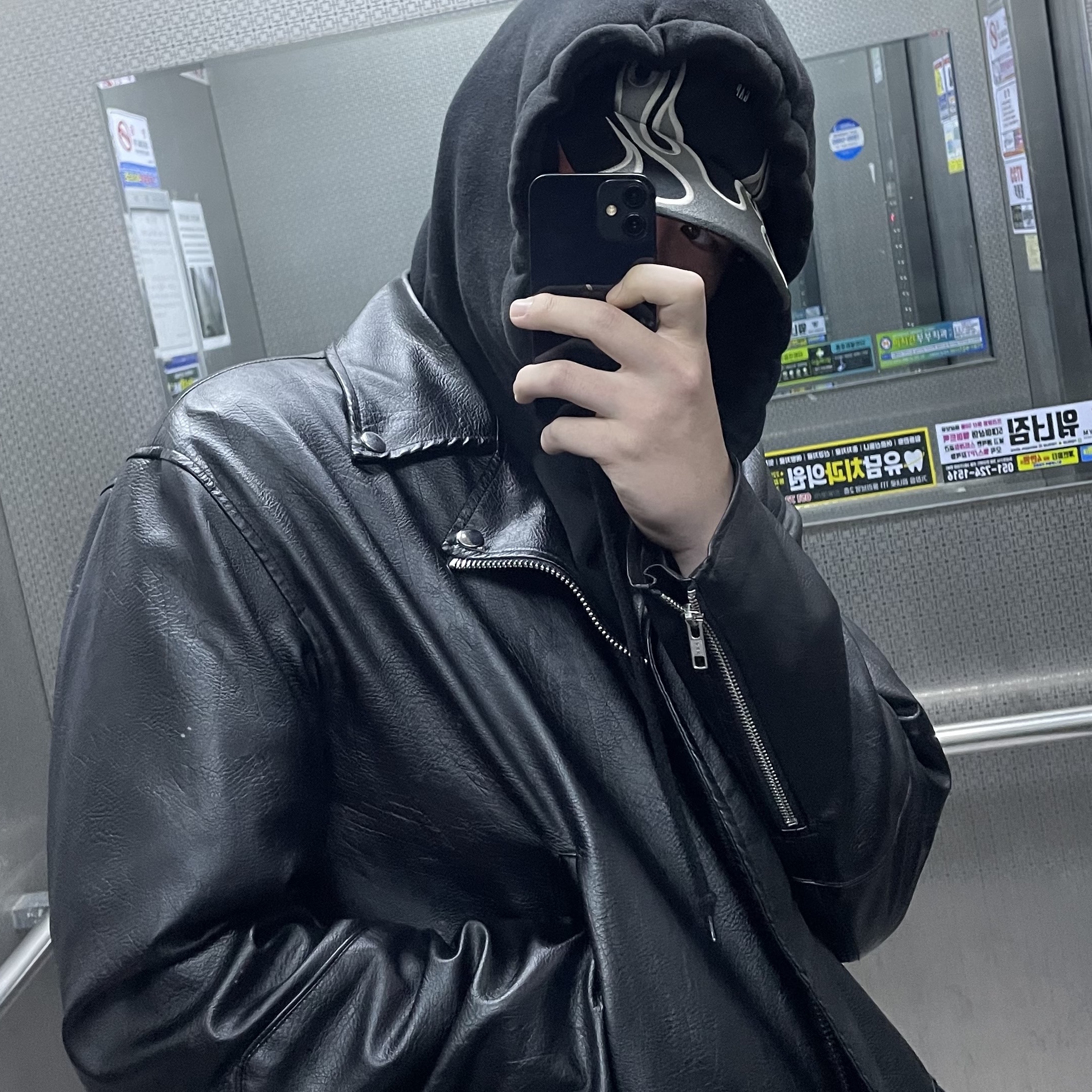 Yeezy Gap Engineered By Balenciaga Flame Cap Black 착용 스타일